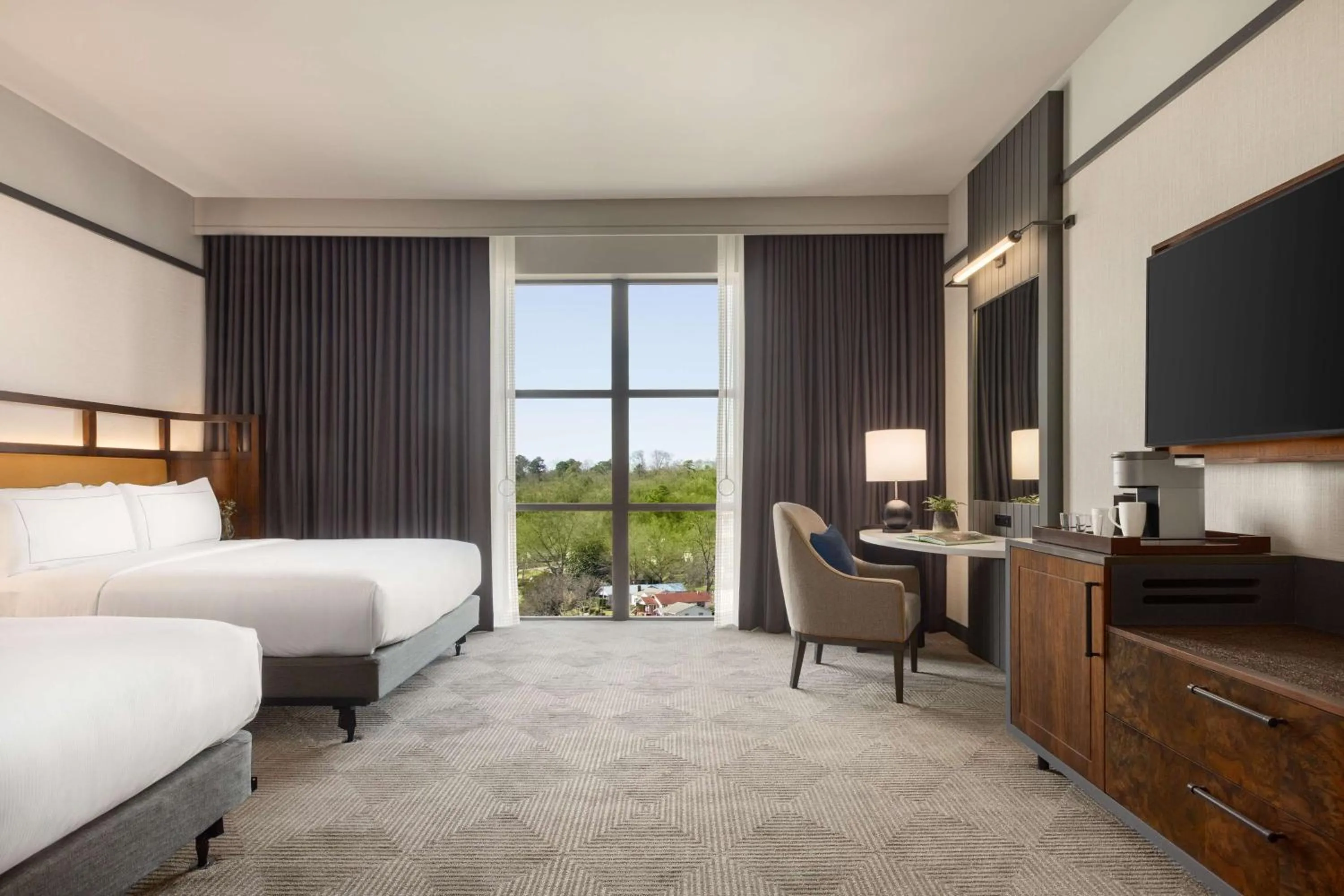 Bedroom, Bed in Valley Hotel Homewood Birmingham - Curio Collection By Hilton