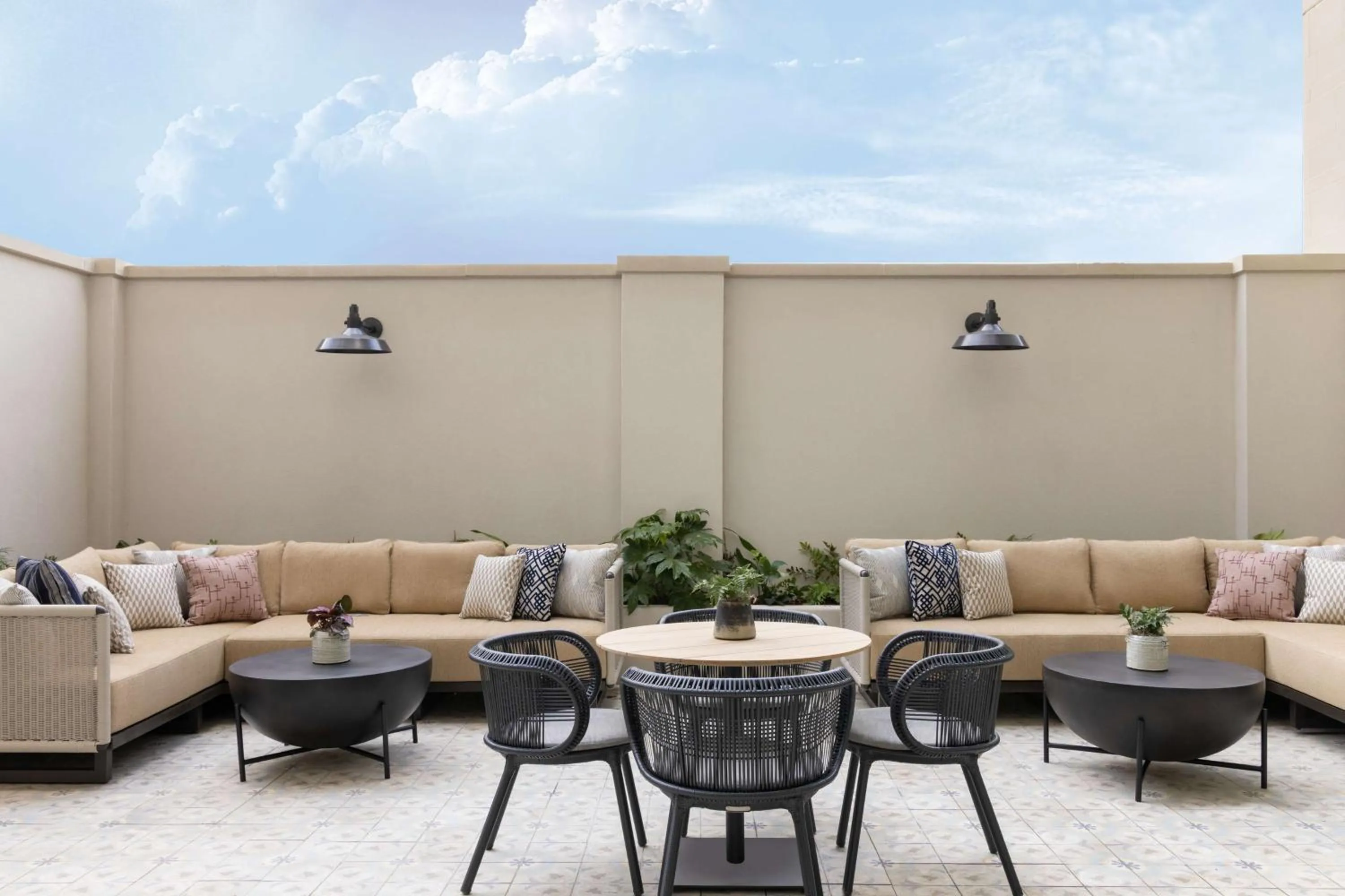 Restaurant/places to eat in Valley Hotel Homewood Birmingham - Curio Collection By Hilton