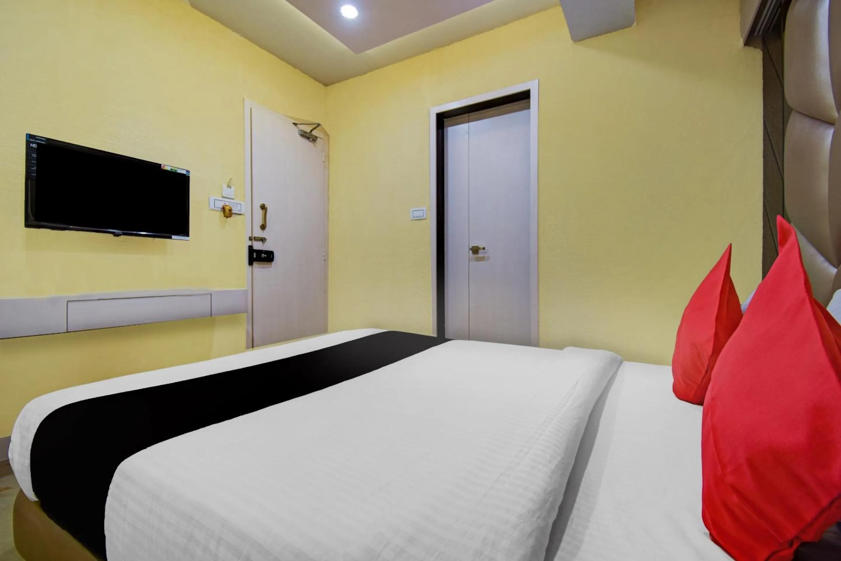 Bedroom, Bed in Collection O Snowfox