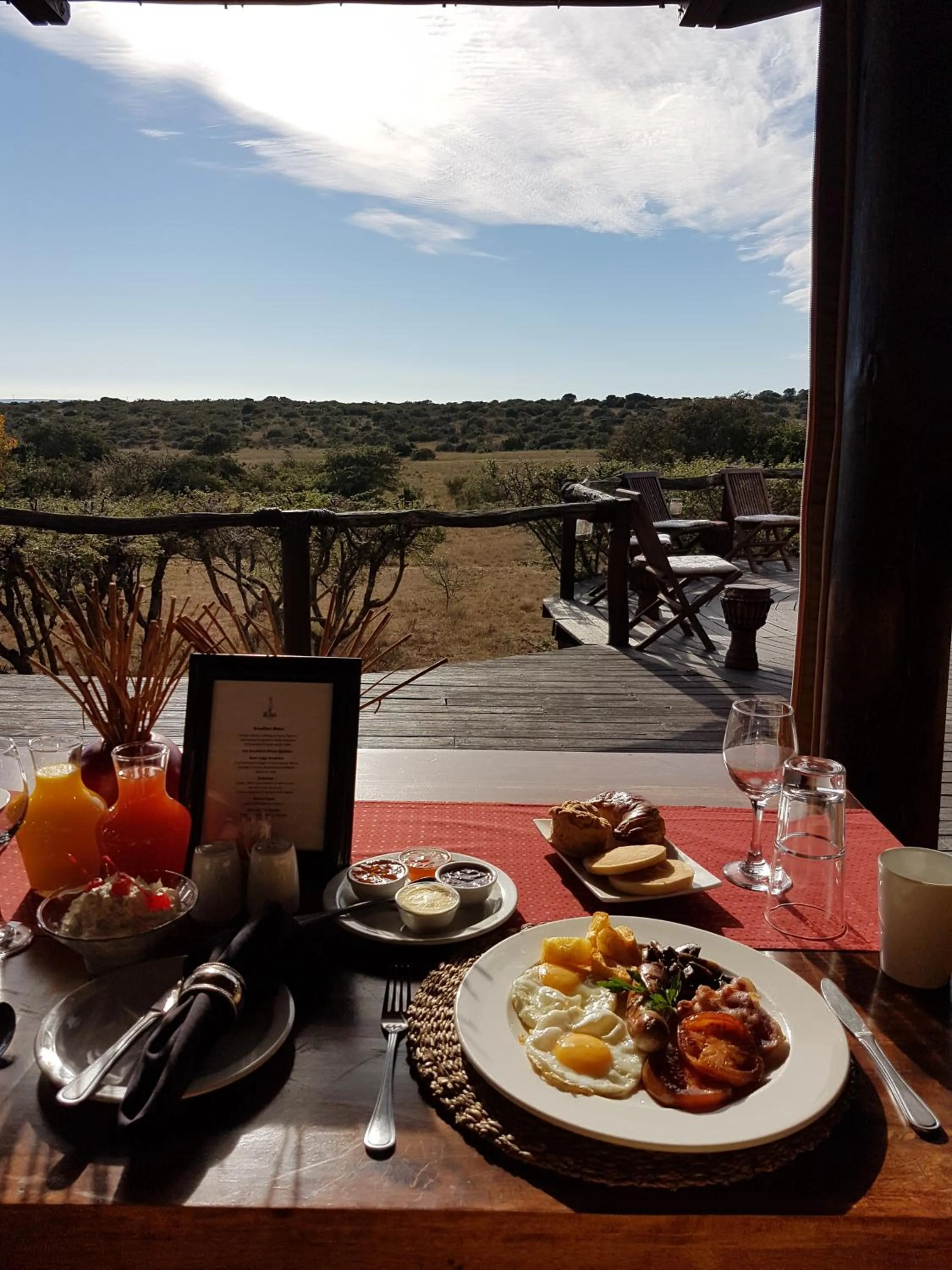 Breakfast in Bush Lodge – Amakhala Game Reserve