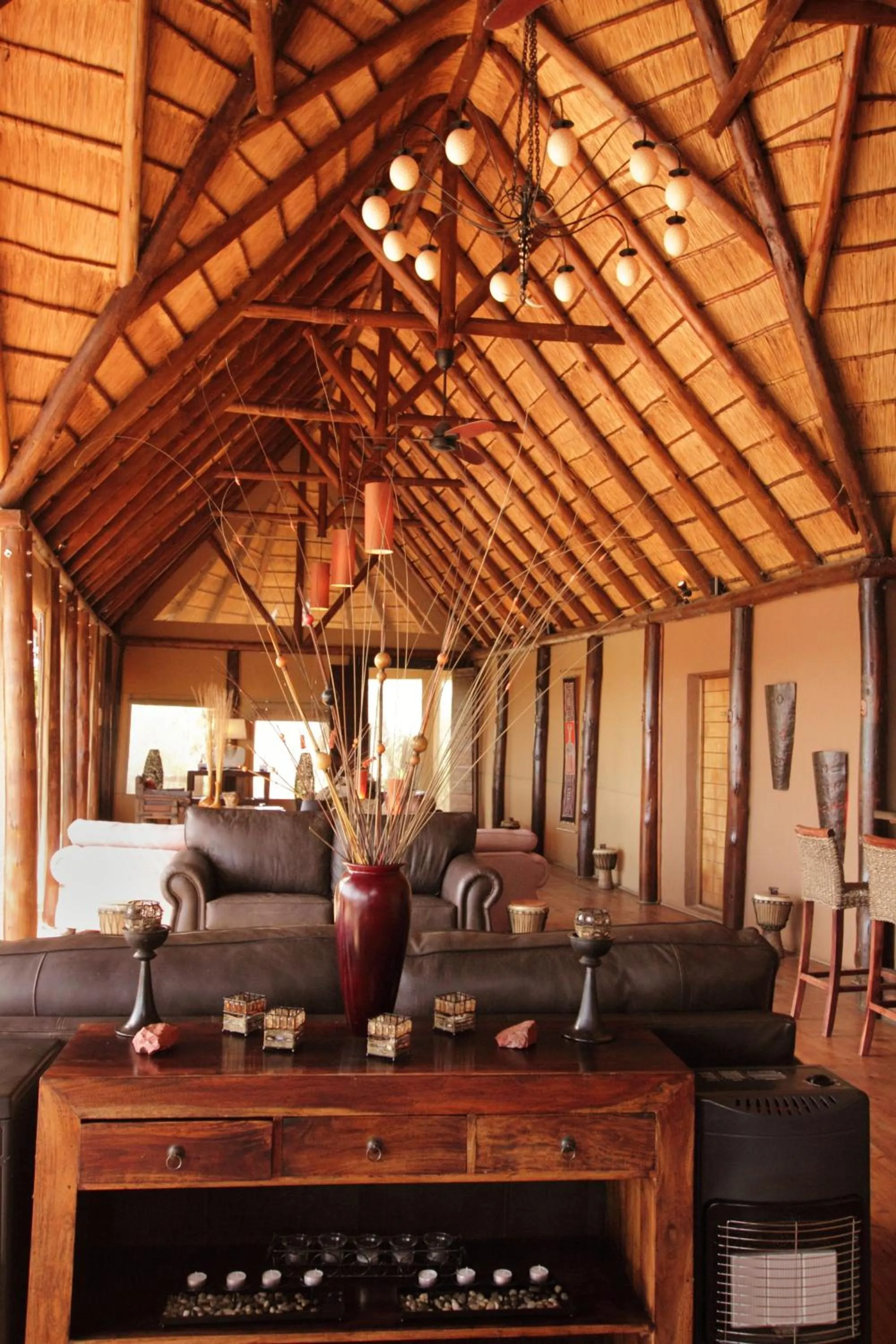Communal lounge/ TV room in Bush Lodge – Amakhala Game Reserve