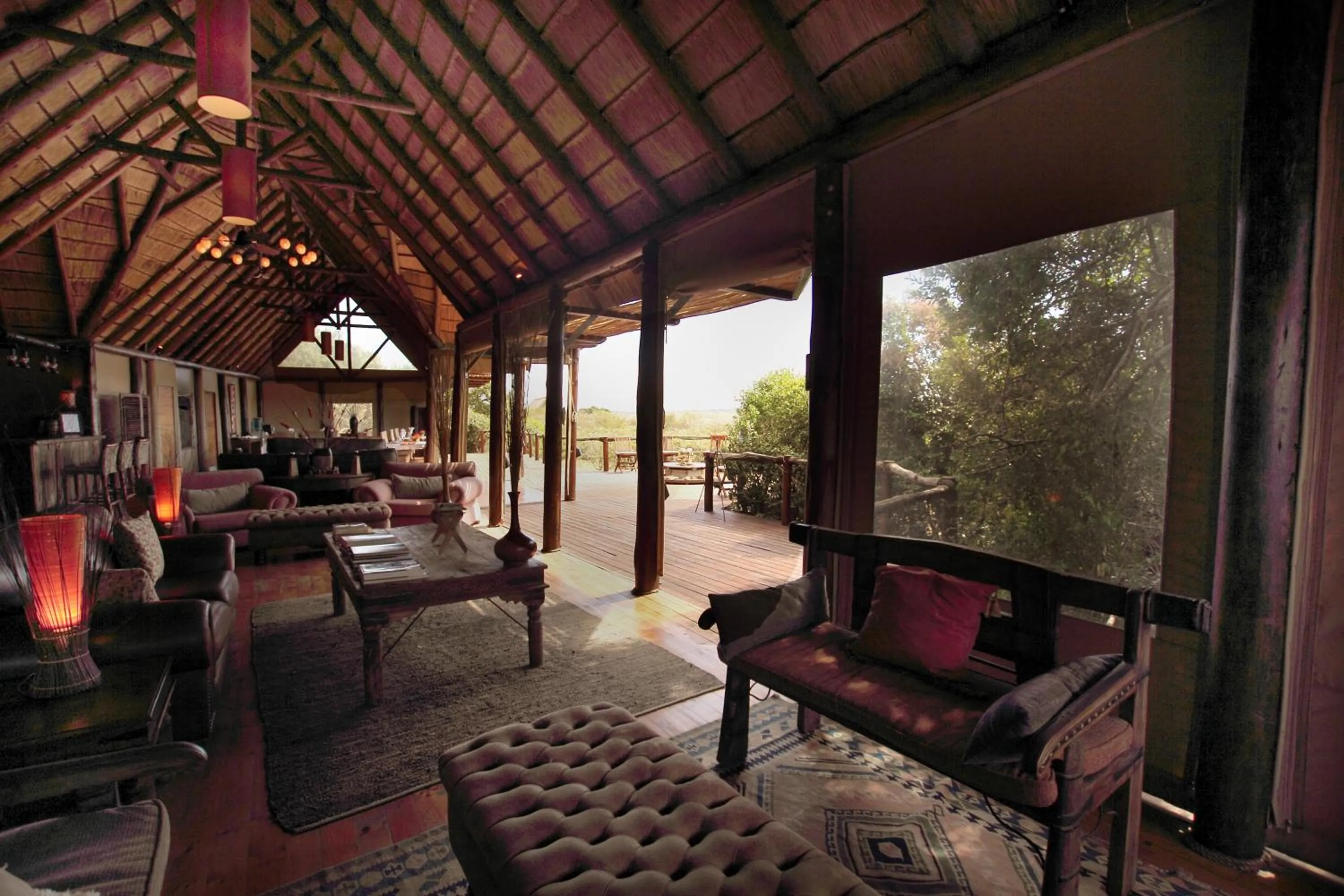 Communal lounge/ TV room in Bush Lodge – Amakhala Game Reserve