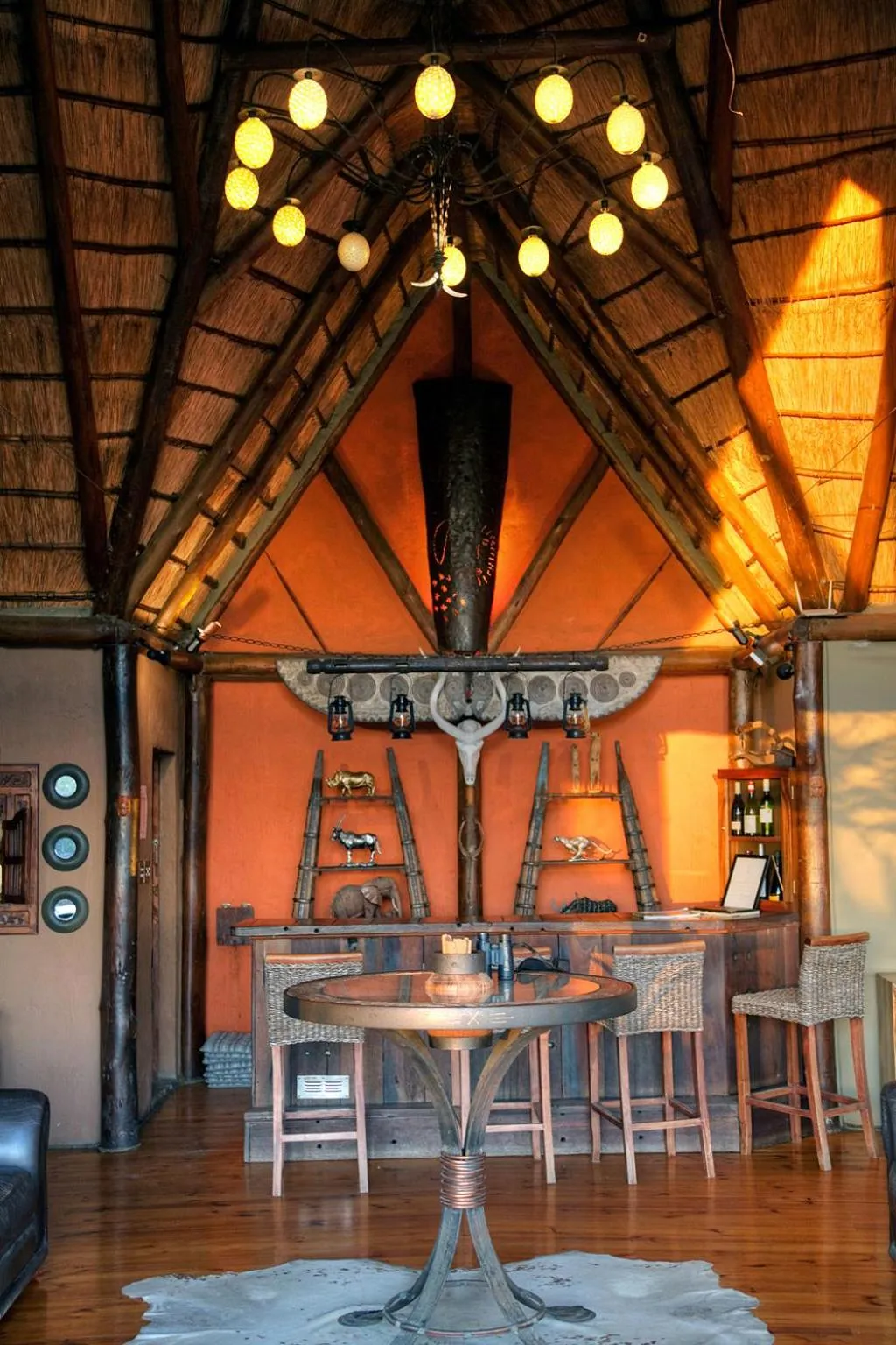 Lounge or bar in Bush Lodge – Amakhala Game Reserve
