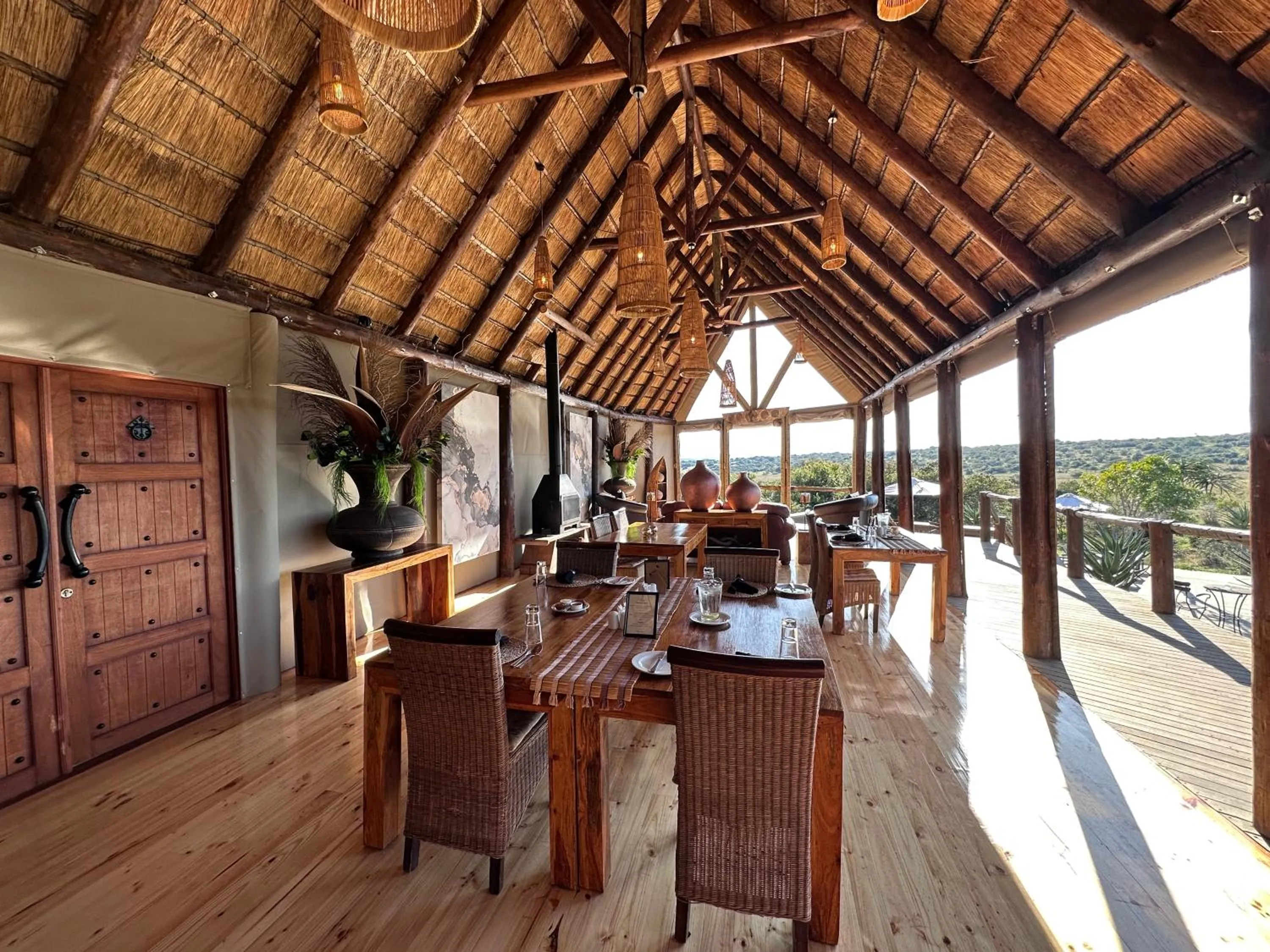 Dining area in Bush Lodge – Amakhala Game Reserve