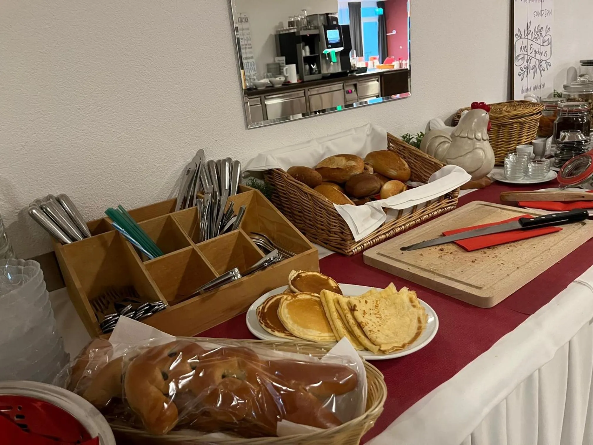Buffet breakfast in Hotel JÄGERHAUS in Singen am Hohentwiel