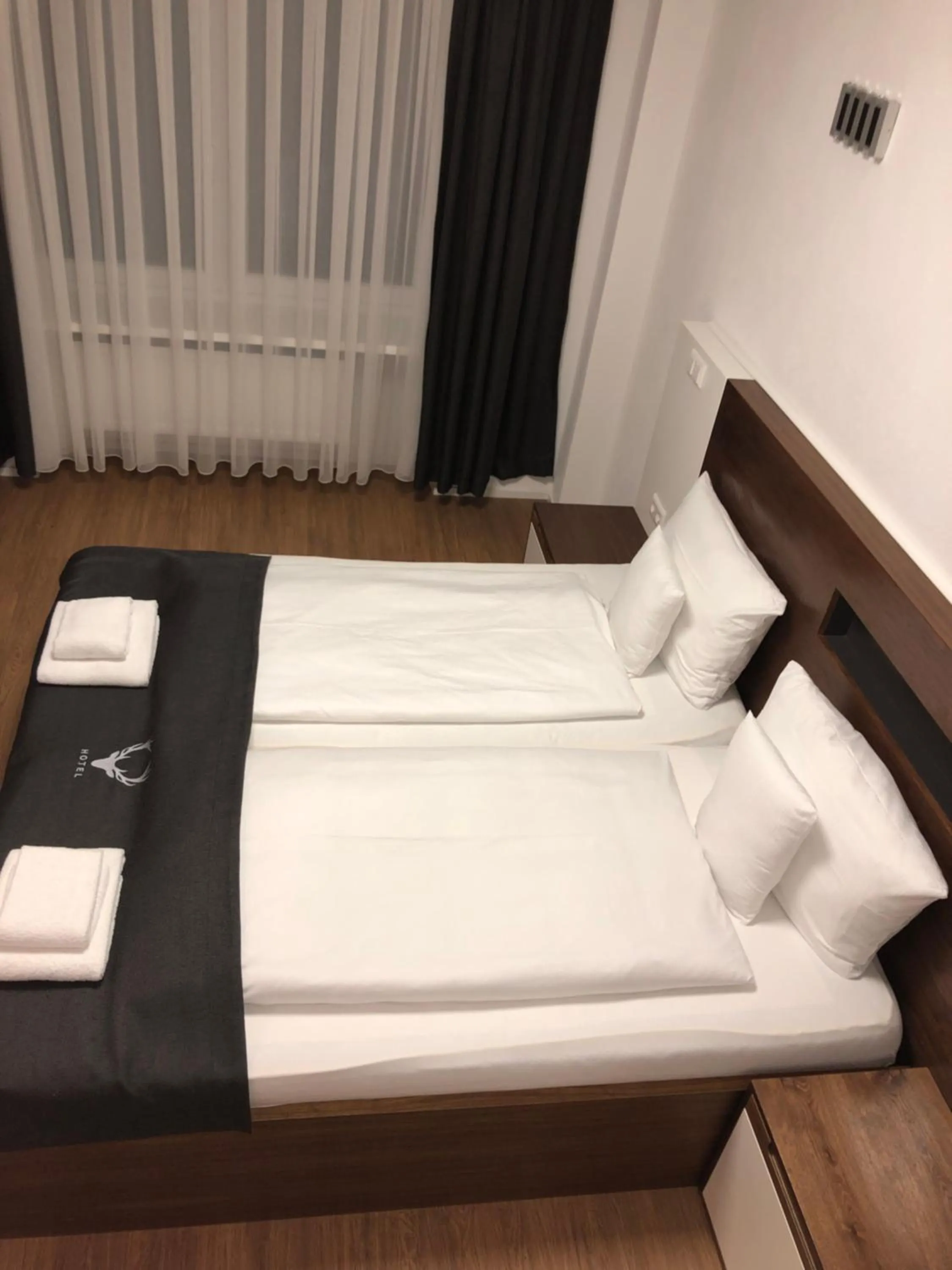 Bed in Hotel JÄGERHAUS in Singen am Hohentwiel