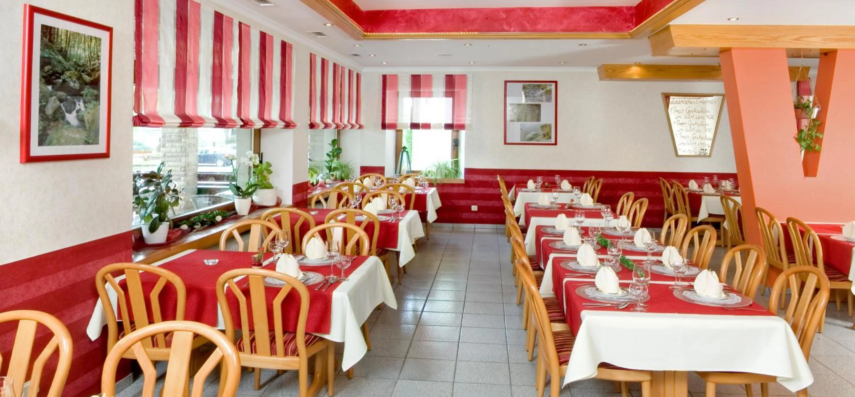 Restaurant/places to eat in Hotel Hauer