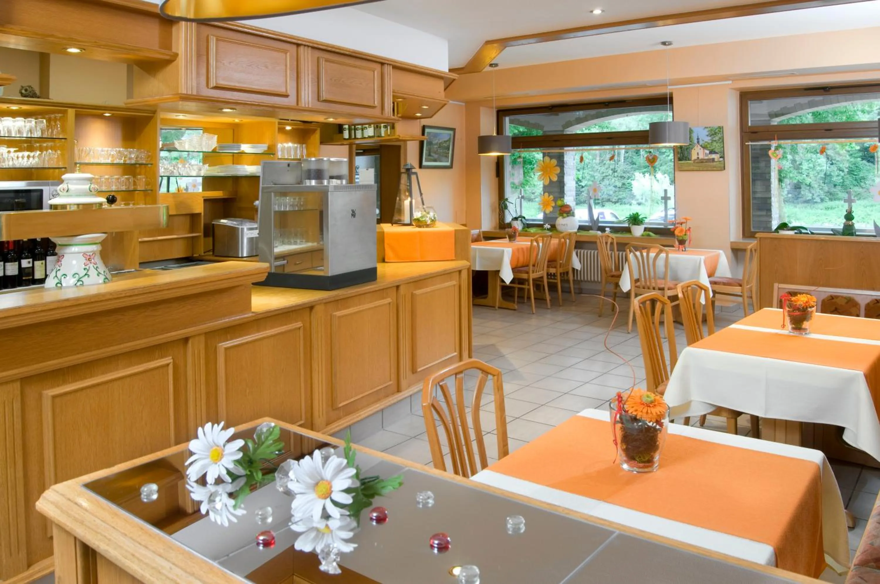 Restaurant/places to eat in Hotel Hauer