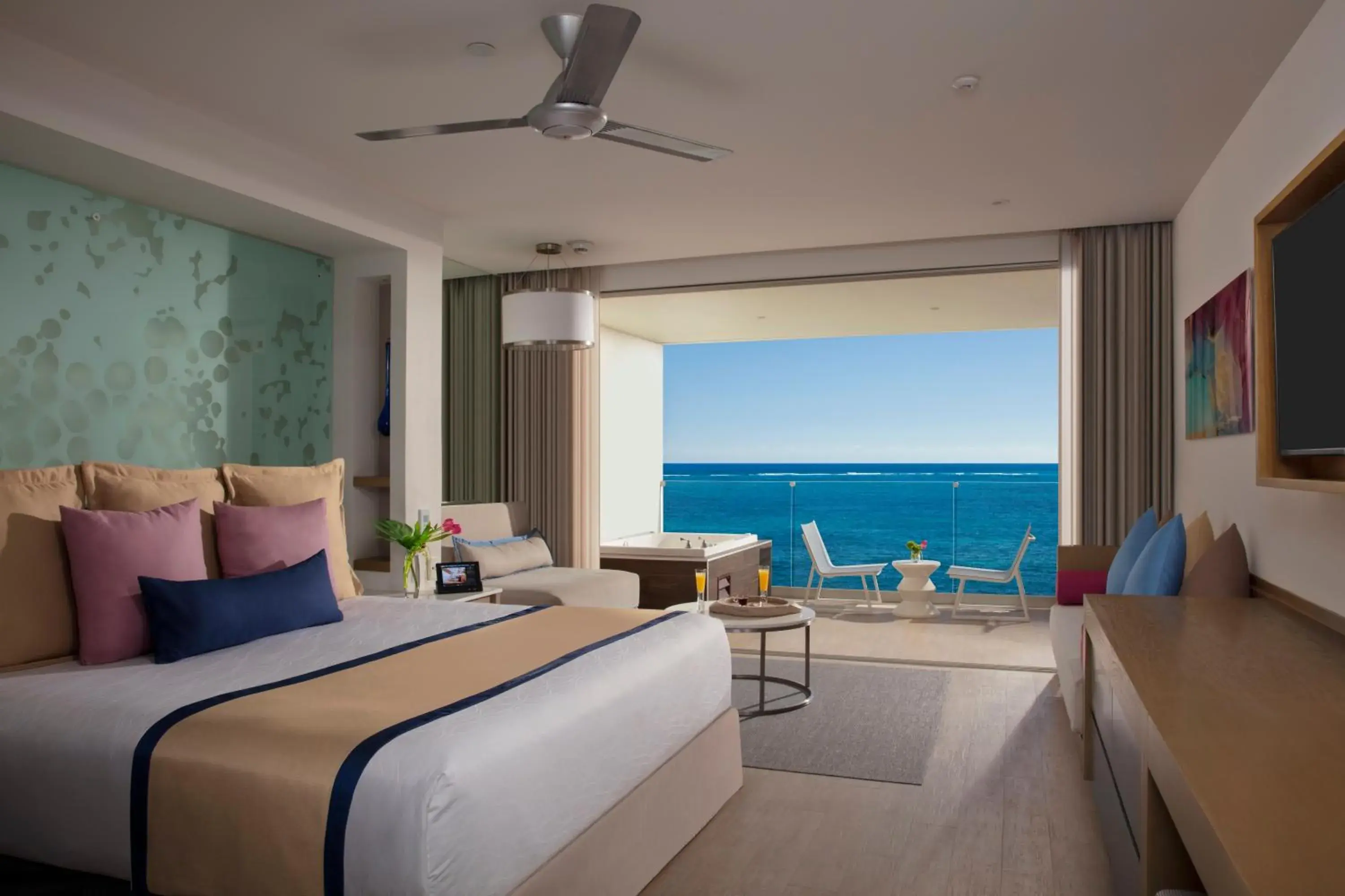 Preferred Club Junior Suite Ocean Front King in Secrets Riviera Cancún Resort & Spa - Adults Only - All inclusive Preferred Club Junior Suite Ocean Front King in Secrets Riviera Cancún Resort & Spa - Adults Only - All inclusive