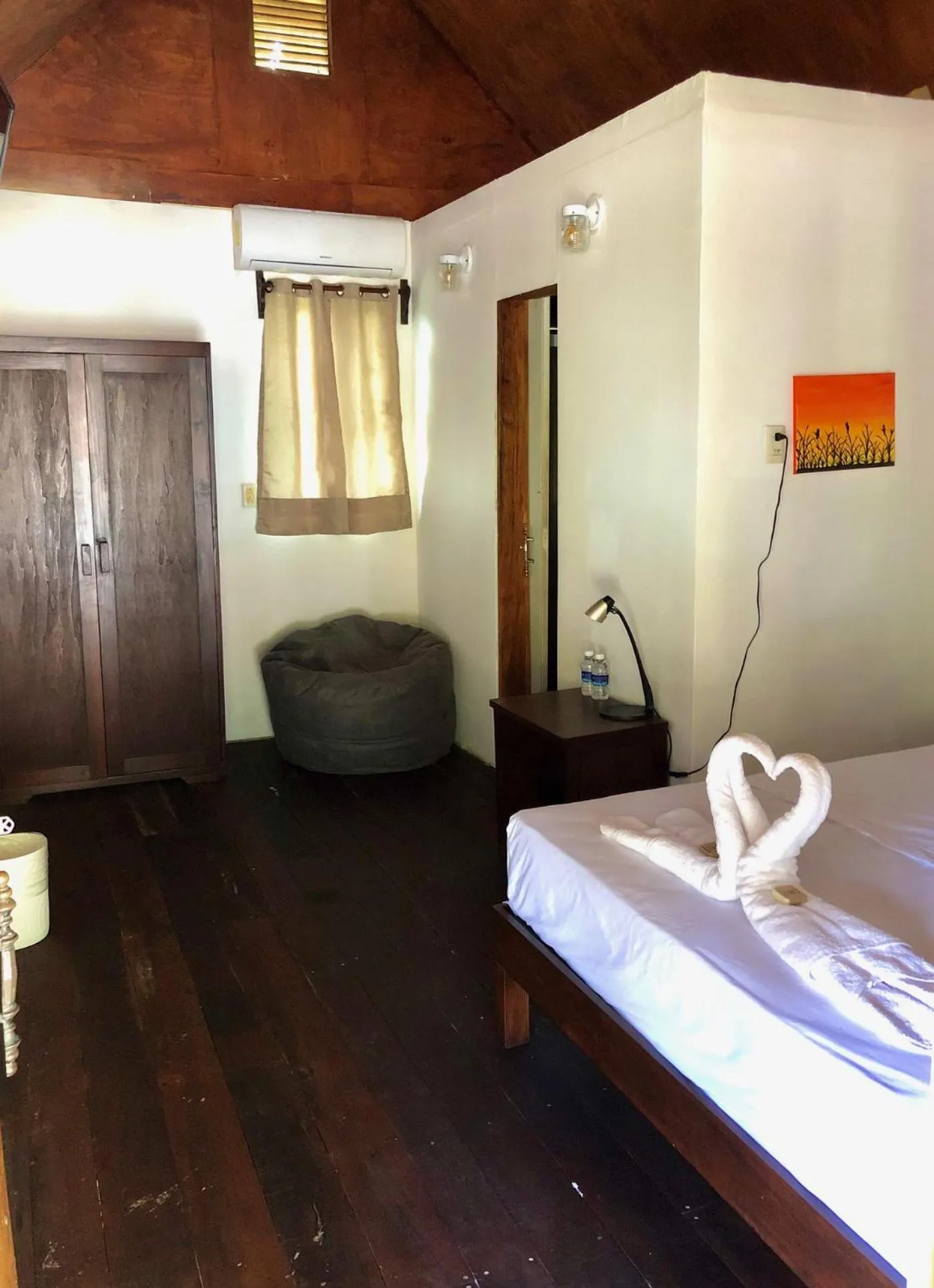 Photo of the whole room, Bed in Papitos Bacalar Hotel and Marina