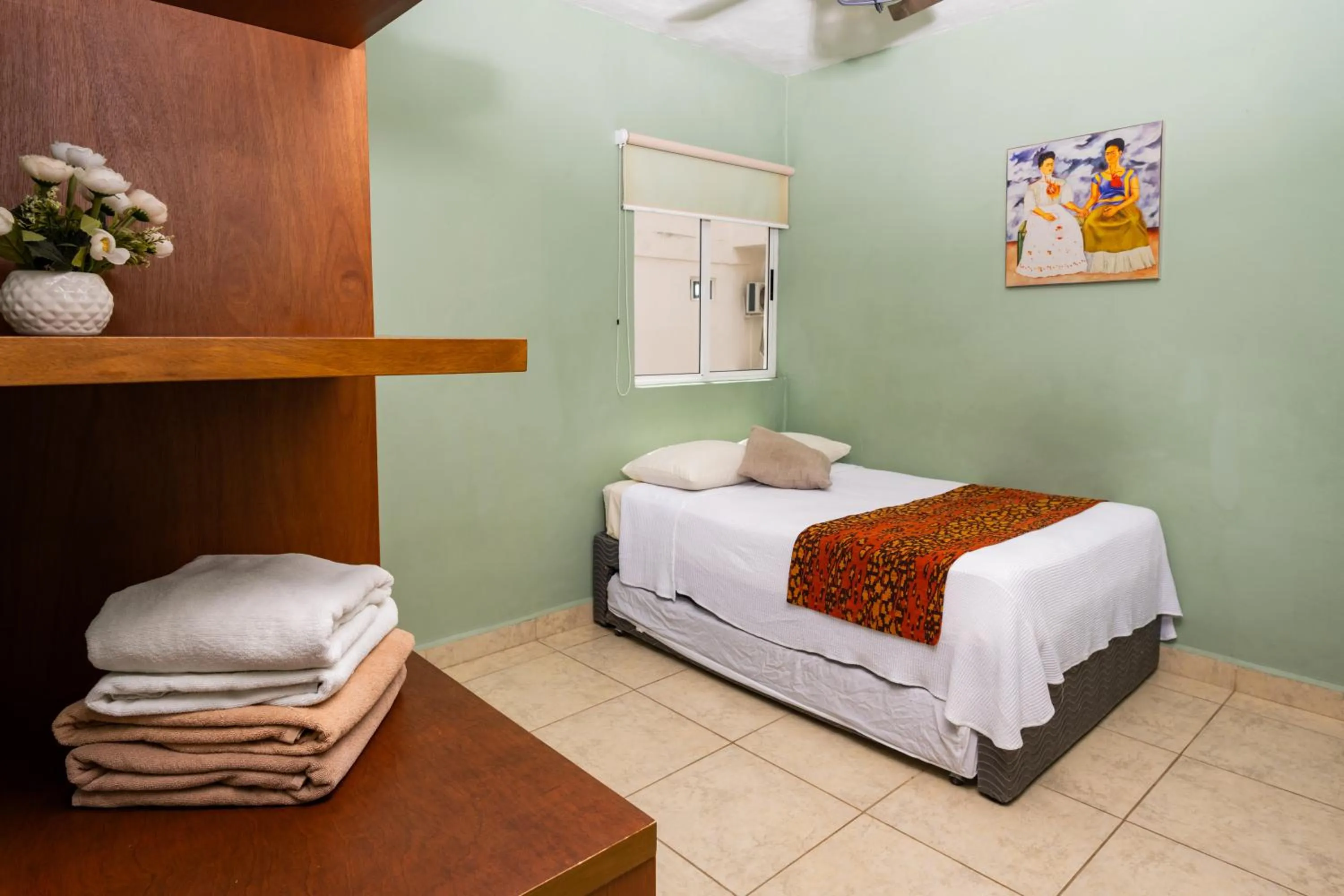 Photo of the whole room, Bed in UNICO Y AGRADABLE DTO EN ZONA CENTRO PARA 6 PAX