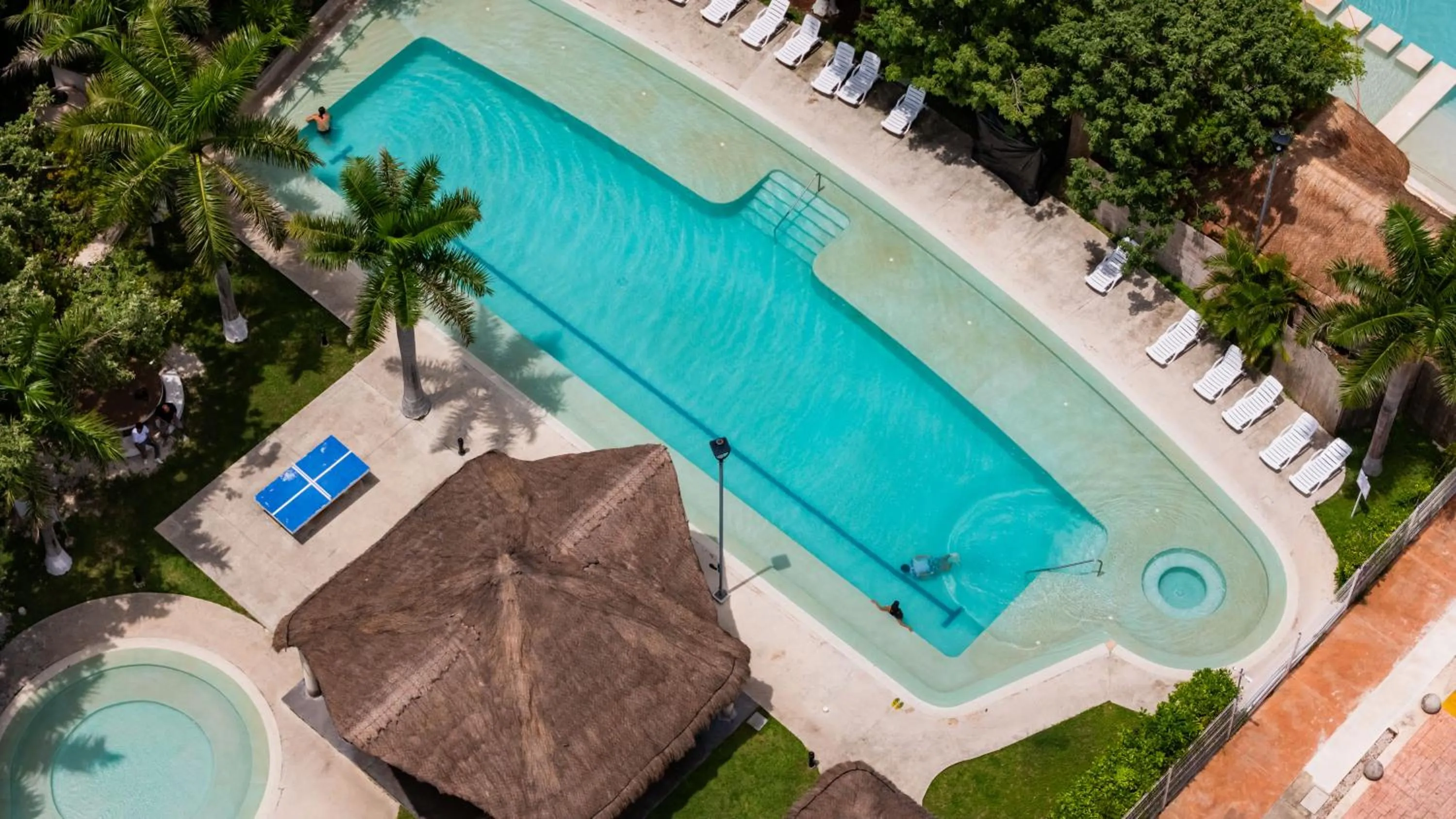 Swimming pool in UNICO Y AGRADABLE DTO EN ZONA CENTRO PARA 6 PAX