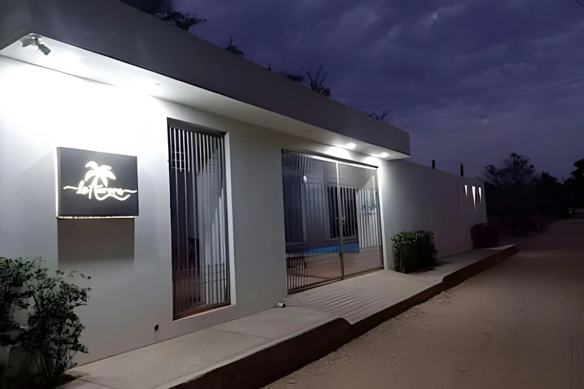 Facade/entrance in La Aurora Puerto Escondido