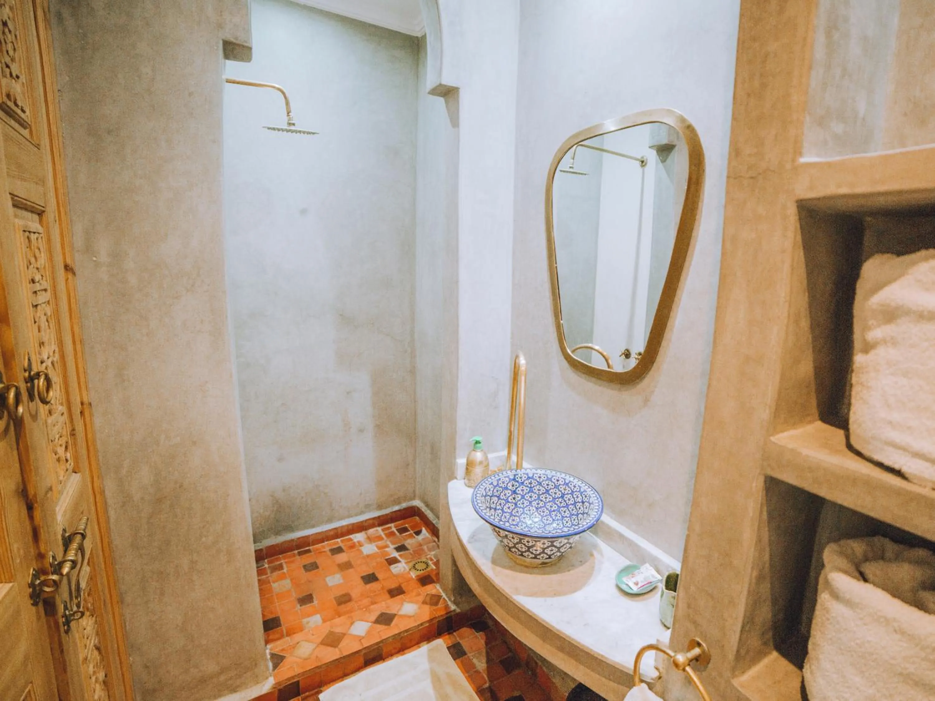 Shower in Riad Le Petit Joyau