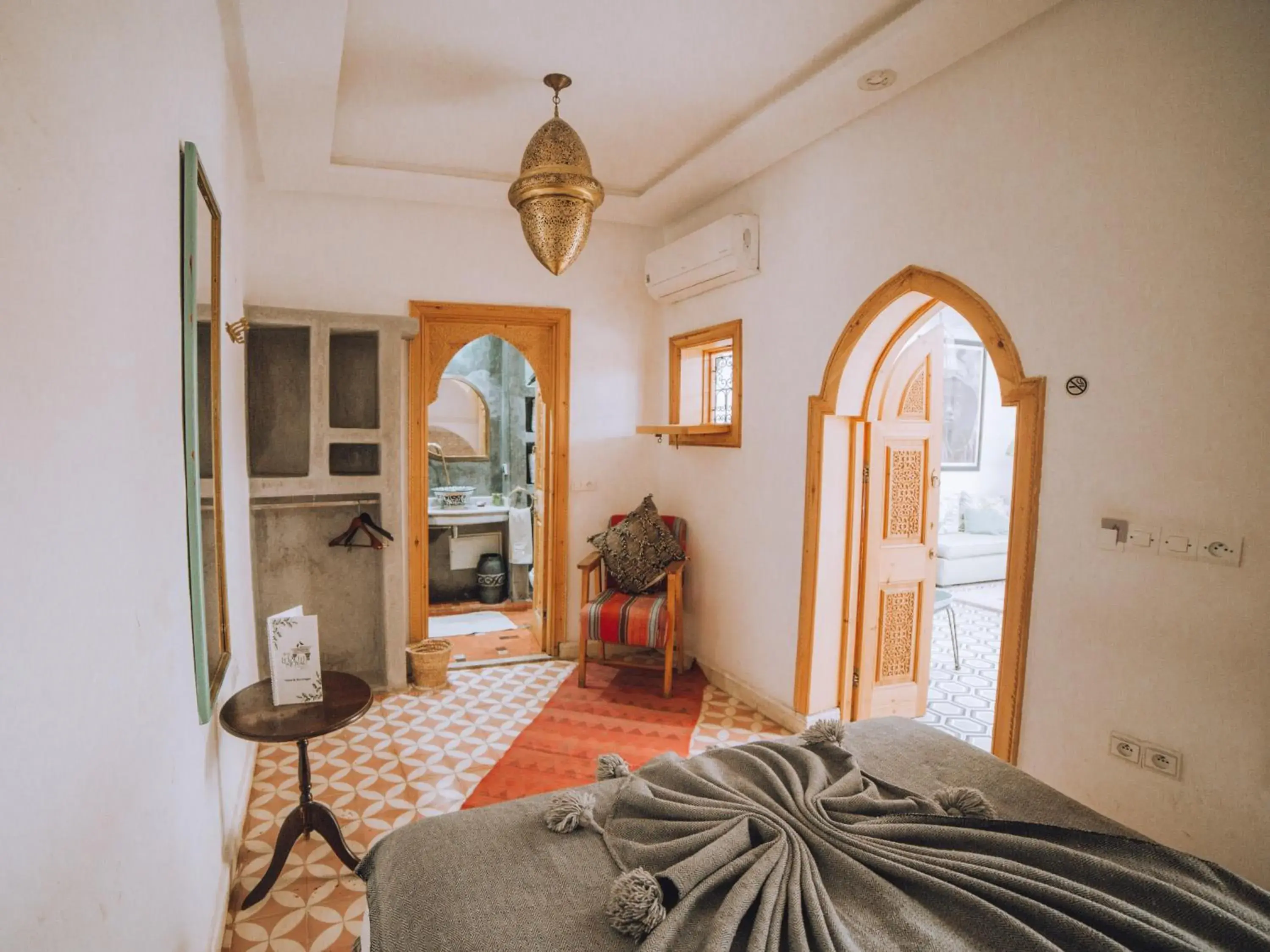 Double Room with Private Bathroom in Riad Le Petit Joyau Double Room with Private Bathroom in Riad Le Petit Joyau