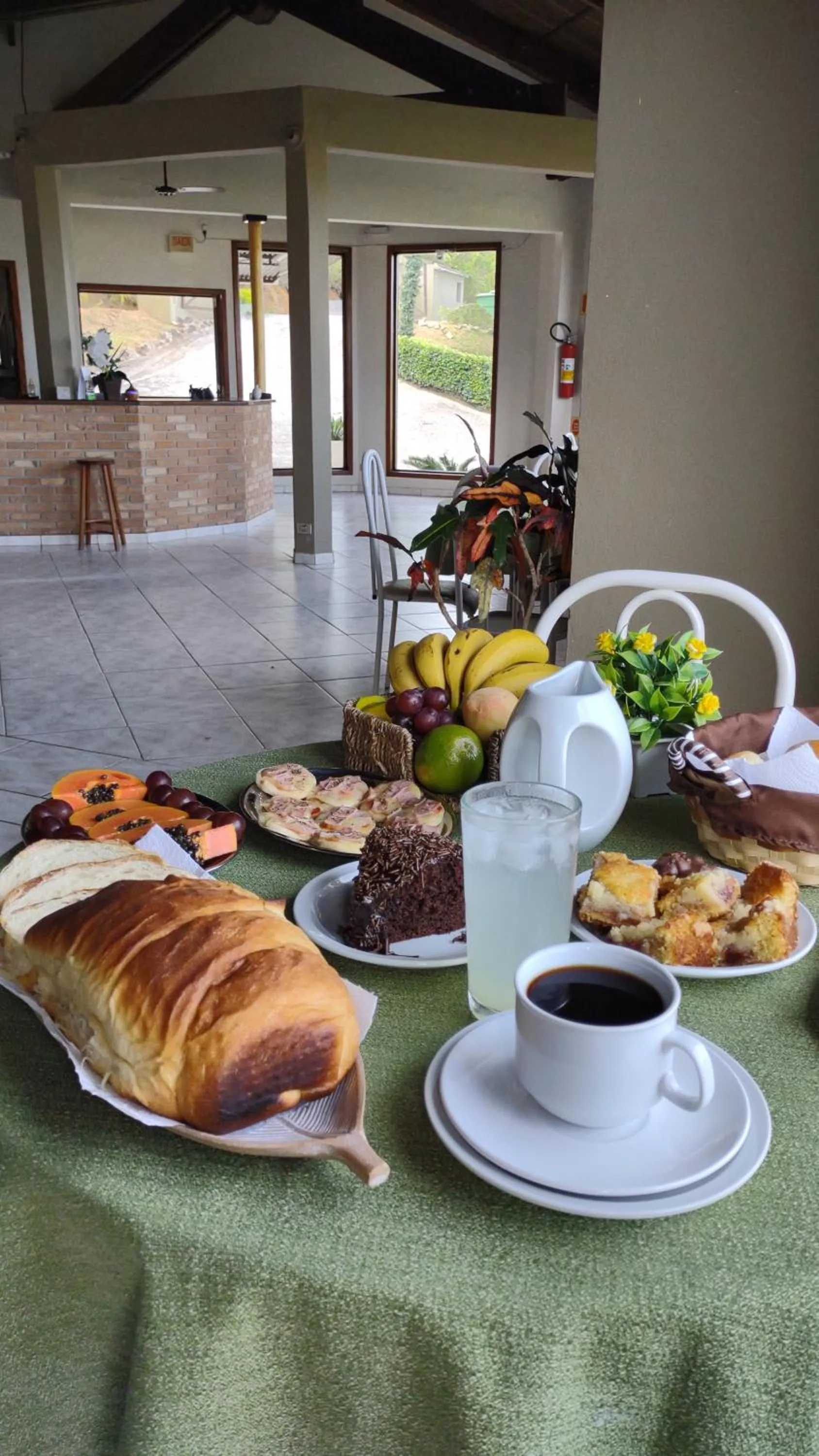 Breakfast in Pousada Elfos