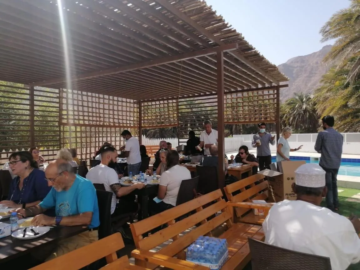 Restaurant/places to eat in Tiwi Sunrise