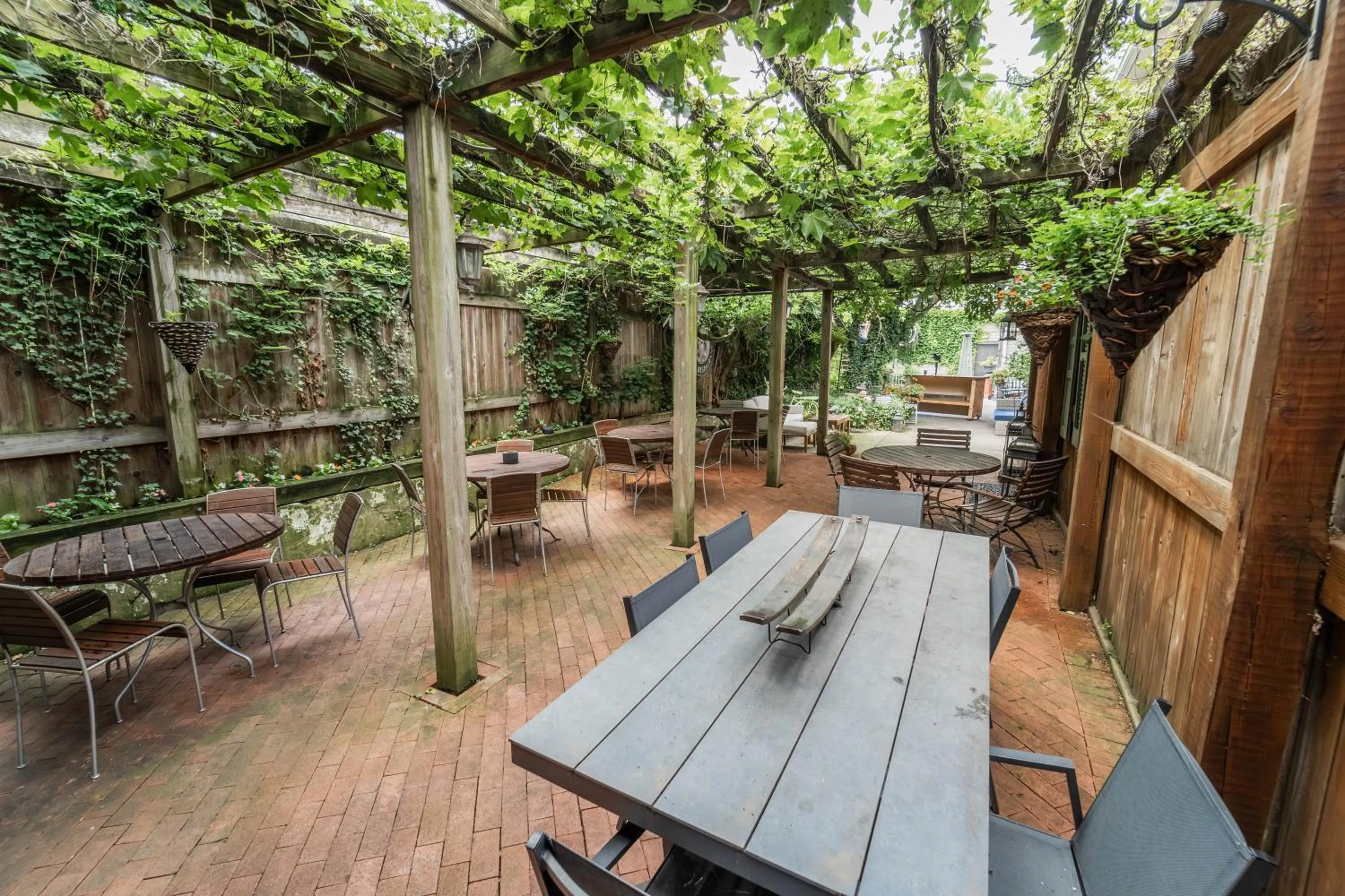 James Buchanan Hotel, Trademark Collection by Wyndham