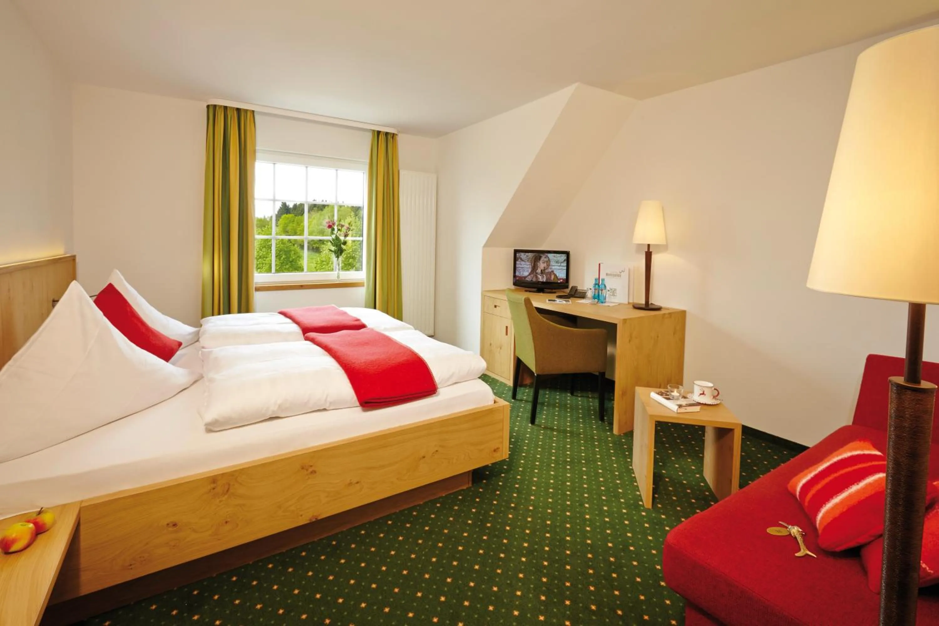 Photo of the whole room, Bed in Hotel Waldhaus Föckinghausen