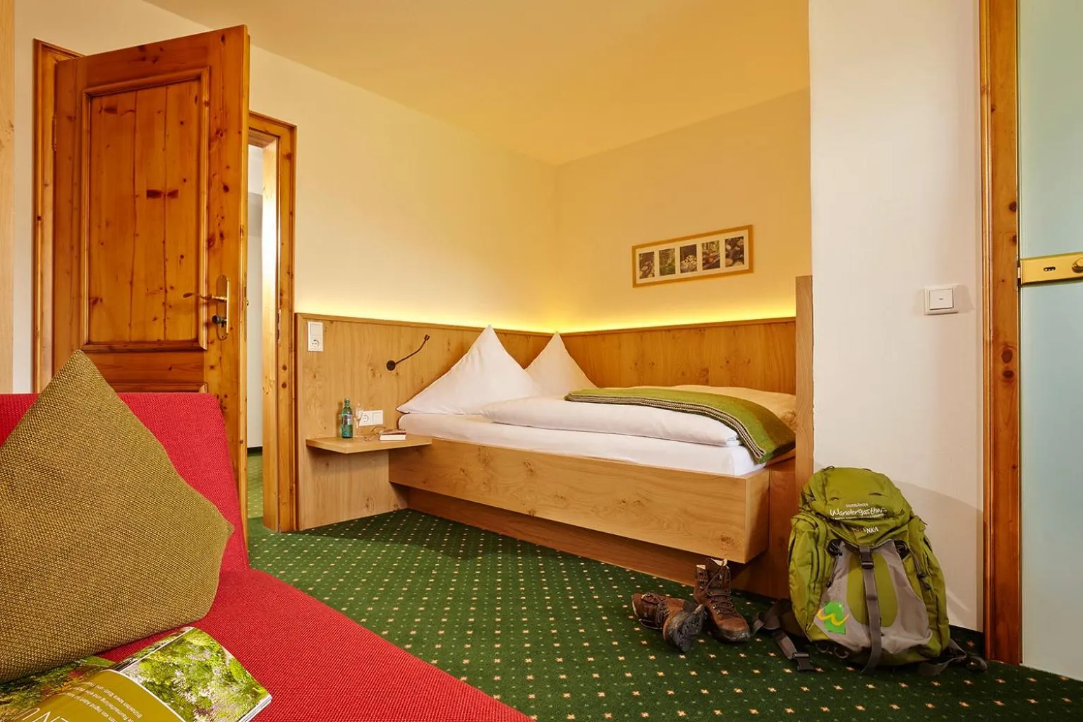 Photo of the whole room, Bed in Hotel Waldhaus Föckinghausen