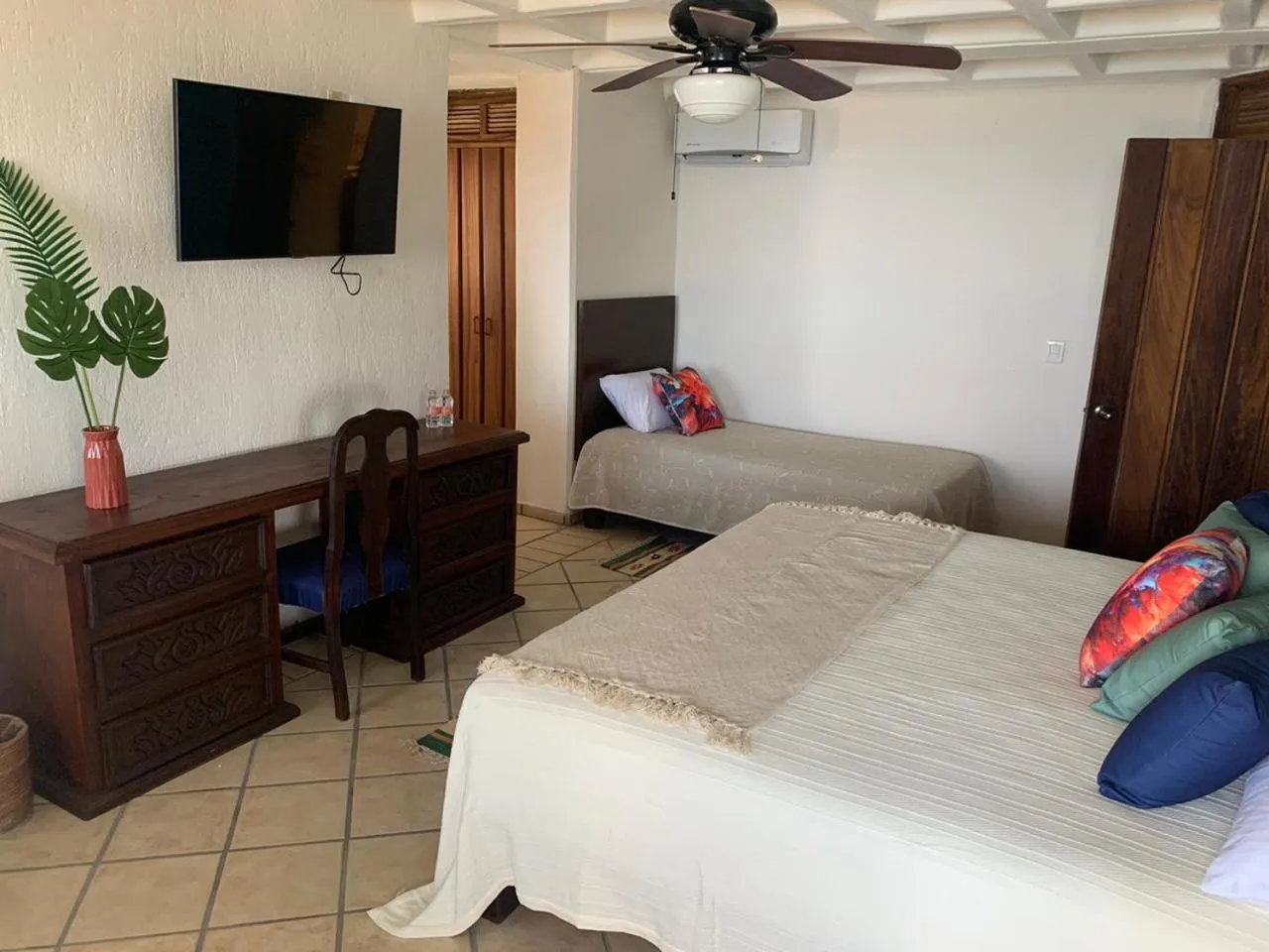 TV and multimedia in El Encanto Casa Boutique