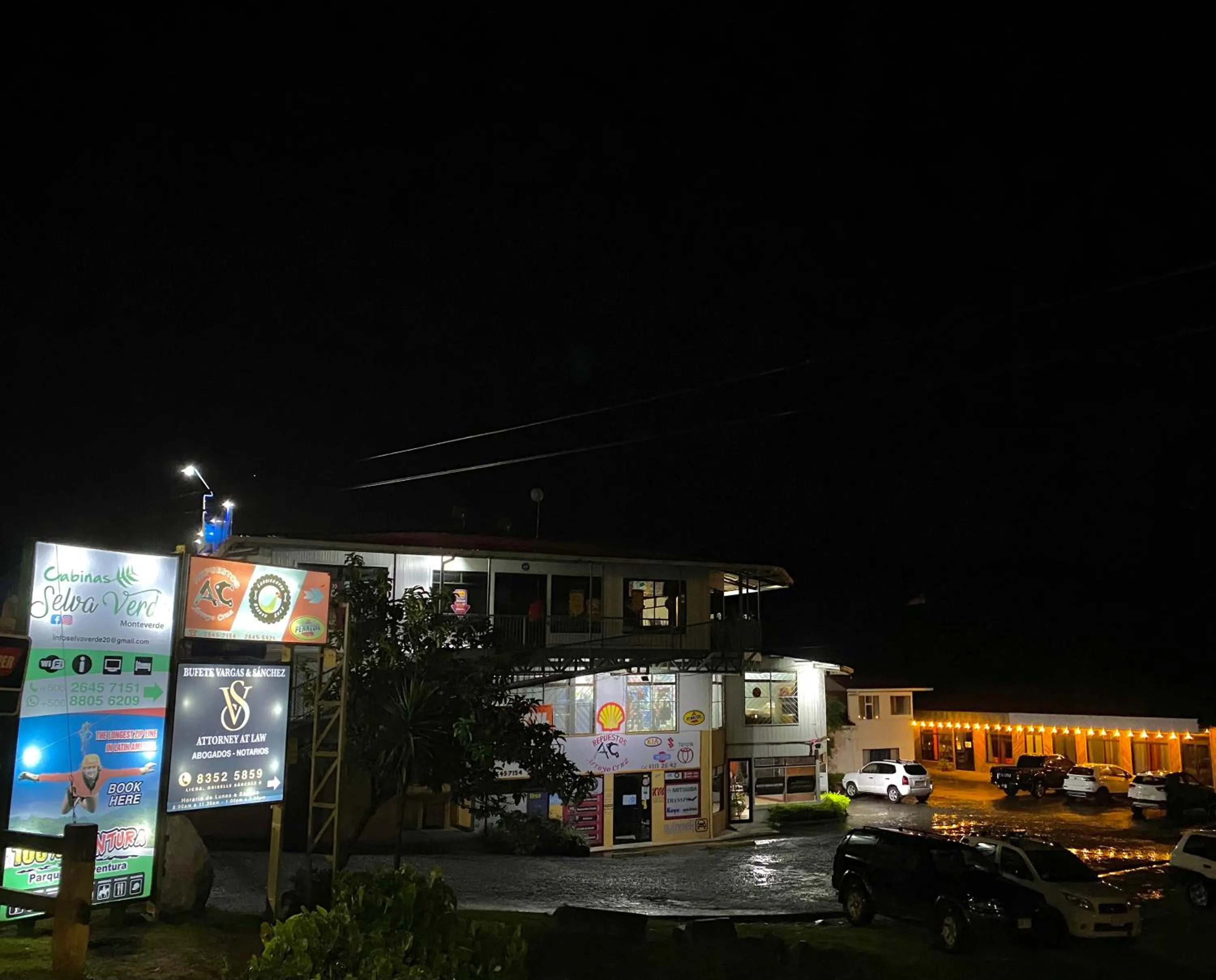 Property building in Cabinas Selva Verde