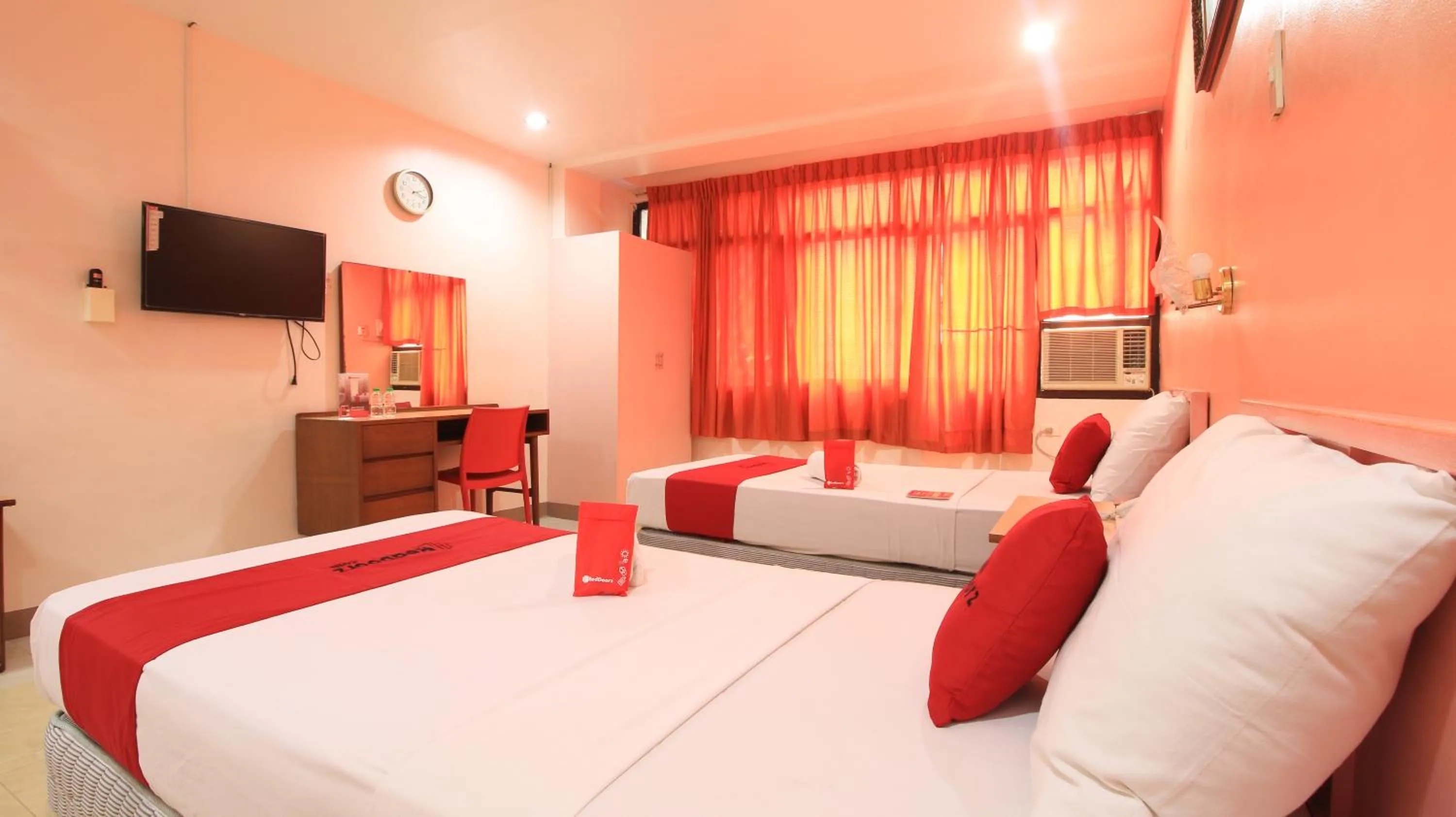 Bed in RedDoorz Plus @ Chinatown Binondo