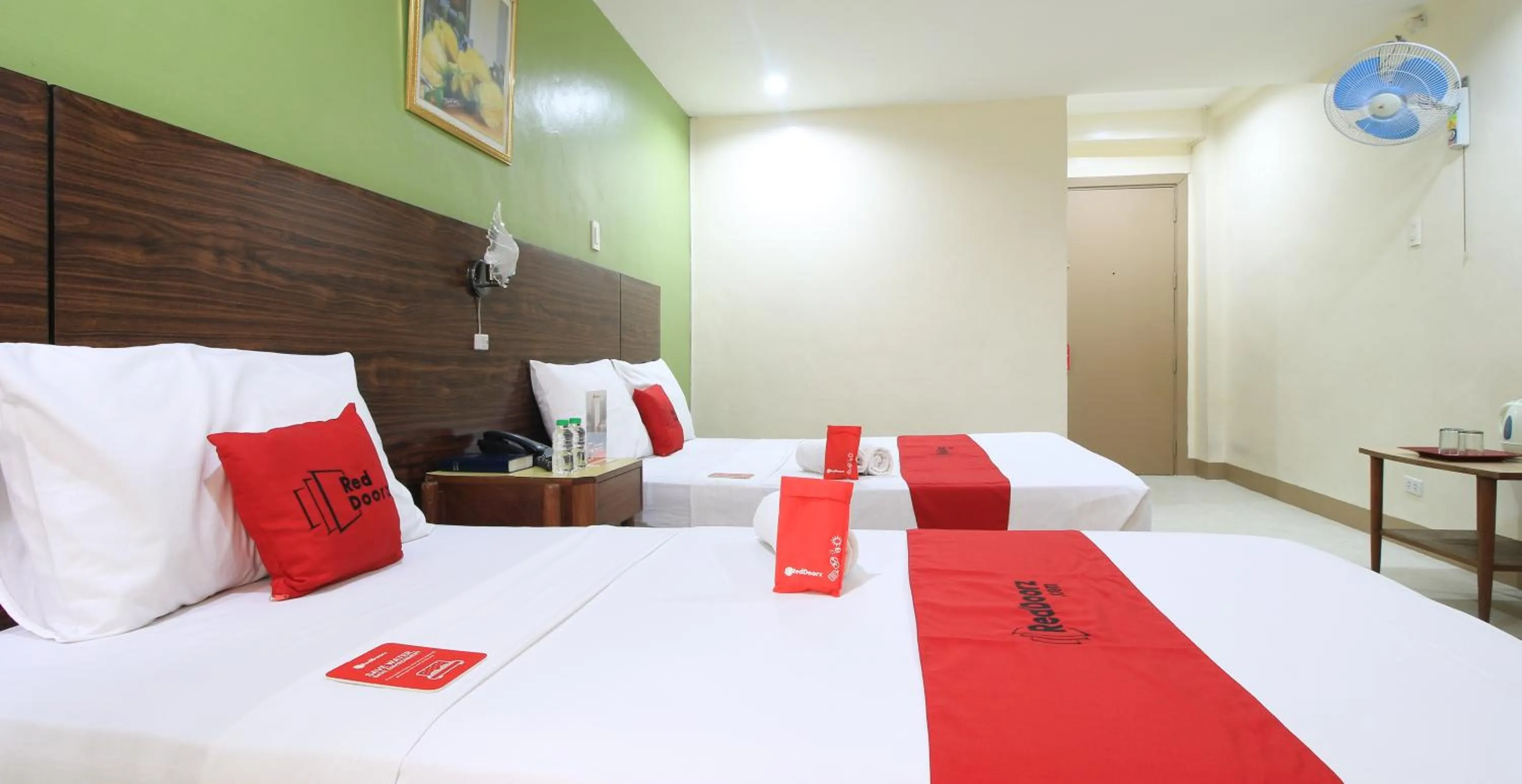 Bed in RedDoorz Plus @ Chinatown Binondo