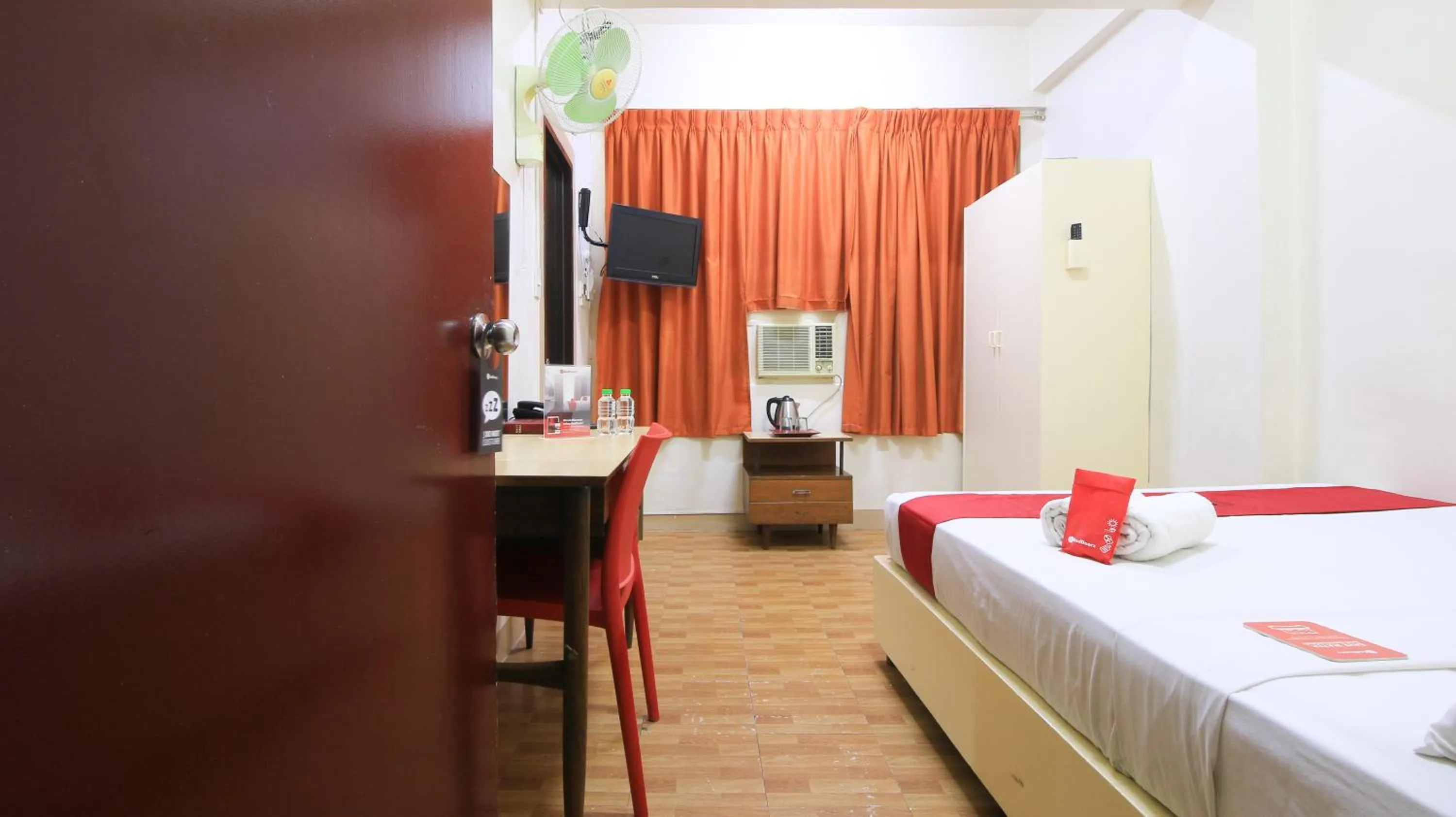 Bed in RedDoorz Plus @ Chinatown Binondo