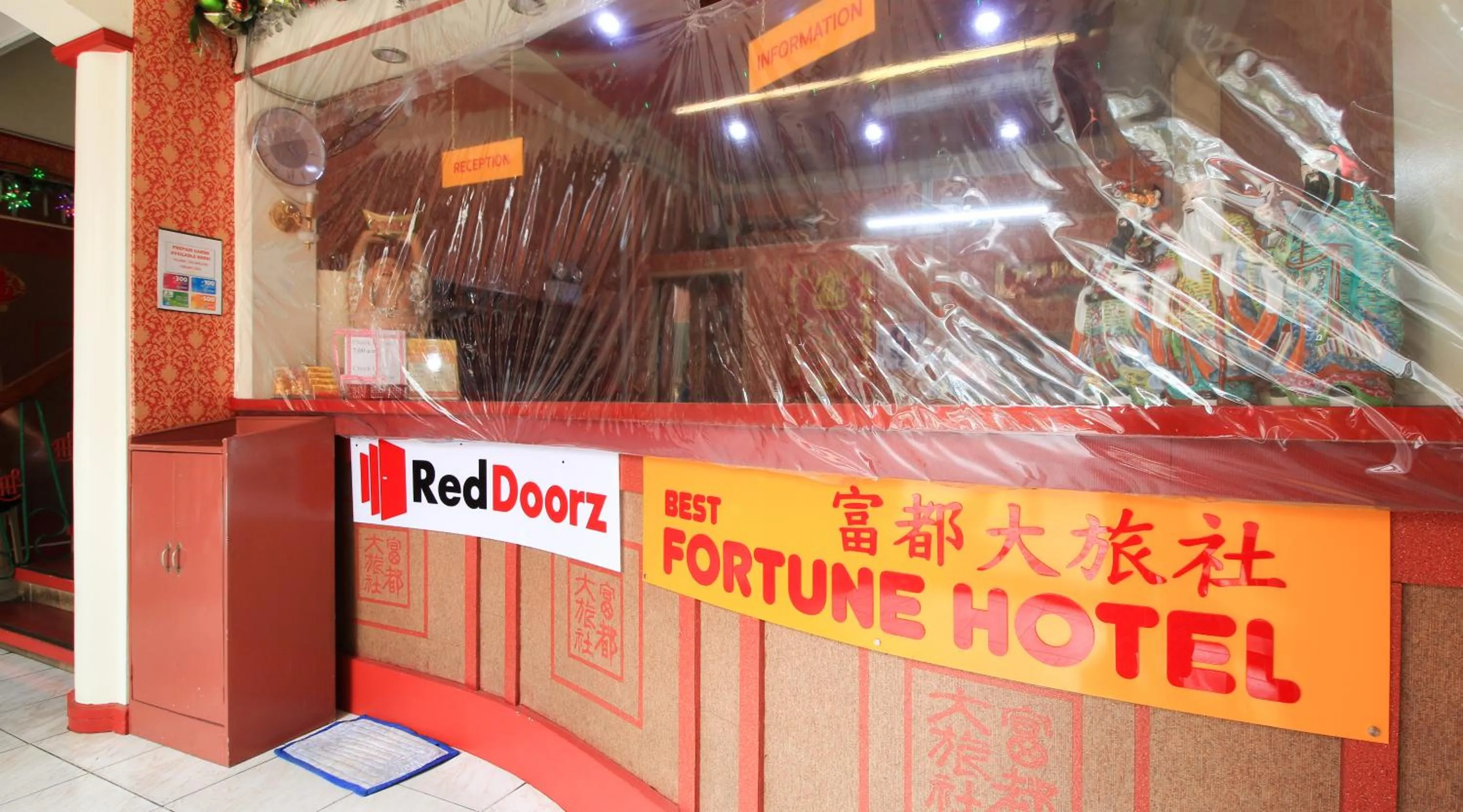 Lobby or reception in RedDoorz Plus @ Chinatown Binondo