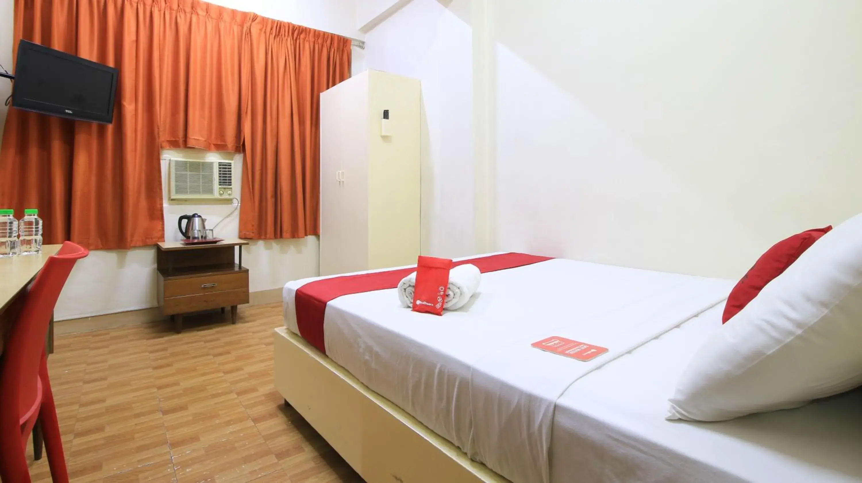 Bed in RedDoorz Plus @ Chinatown Binondo Bed in RedDoorz Plus @ Chinatown Binondo