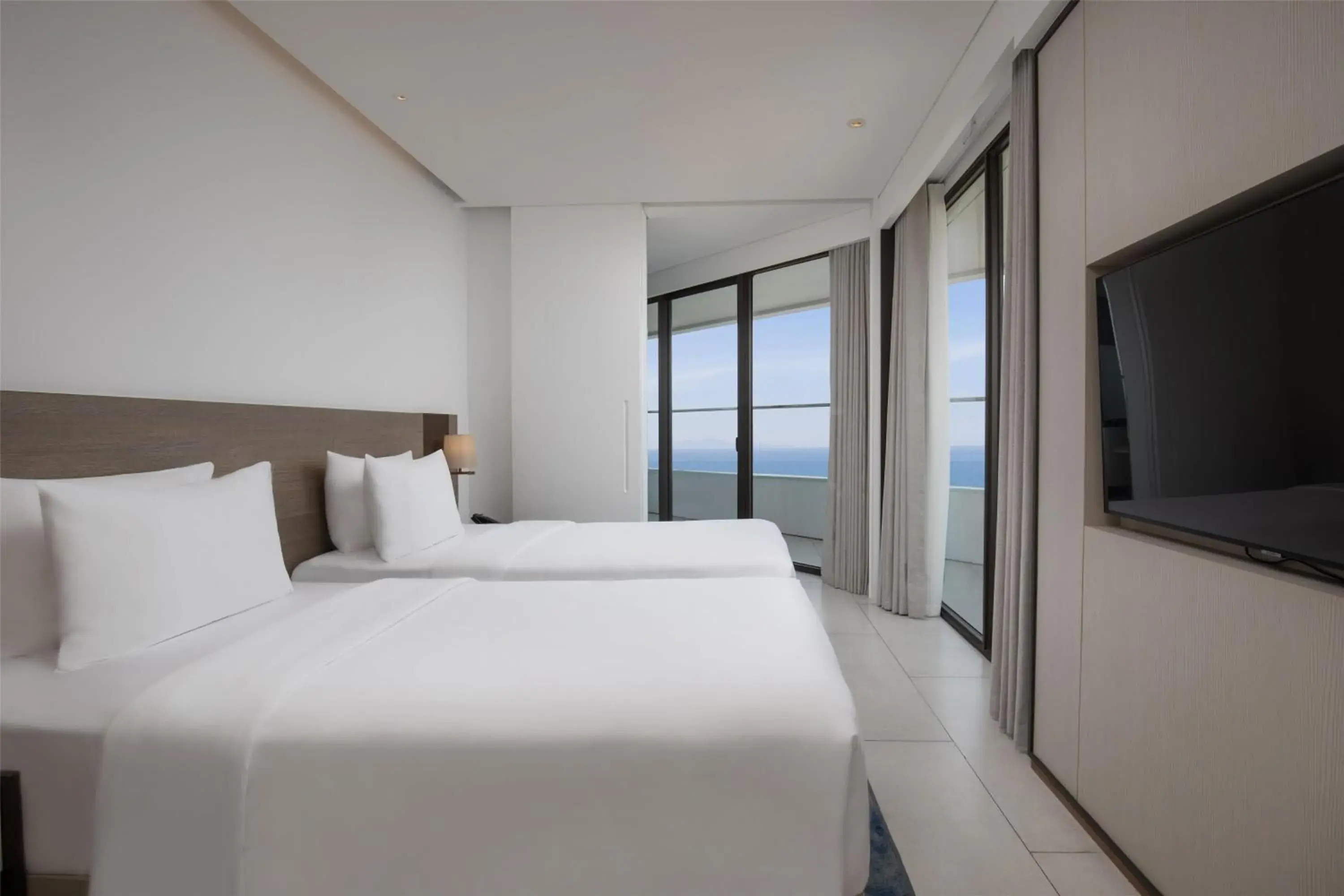 Bedroom, Bed in Radisson Hotel Danang Bedroom, Bed in Radisson Hotel Danang