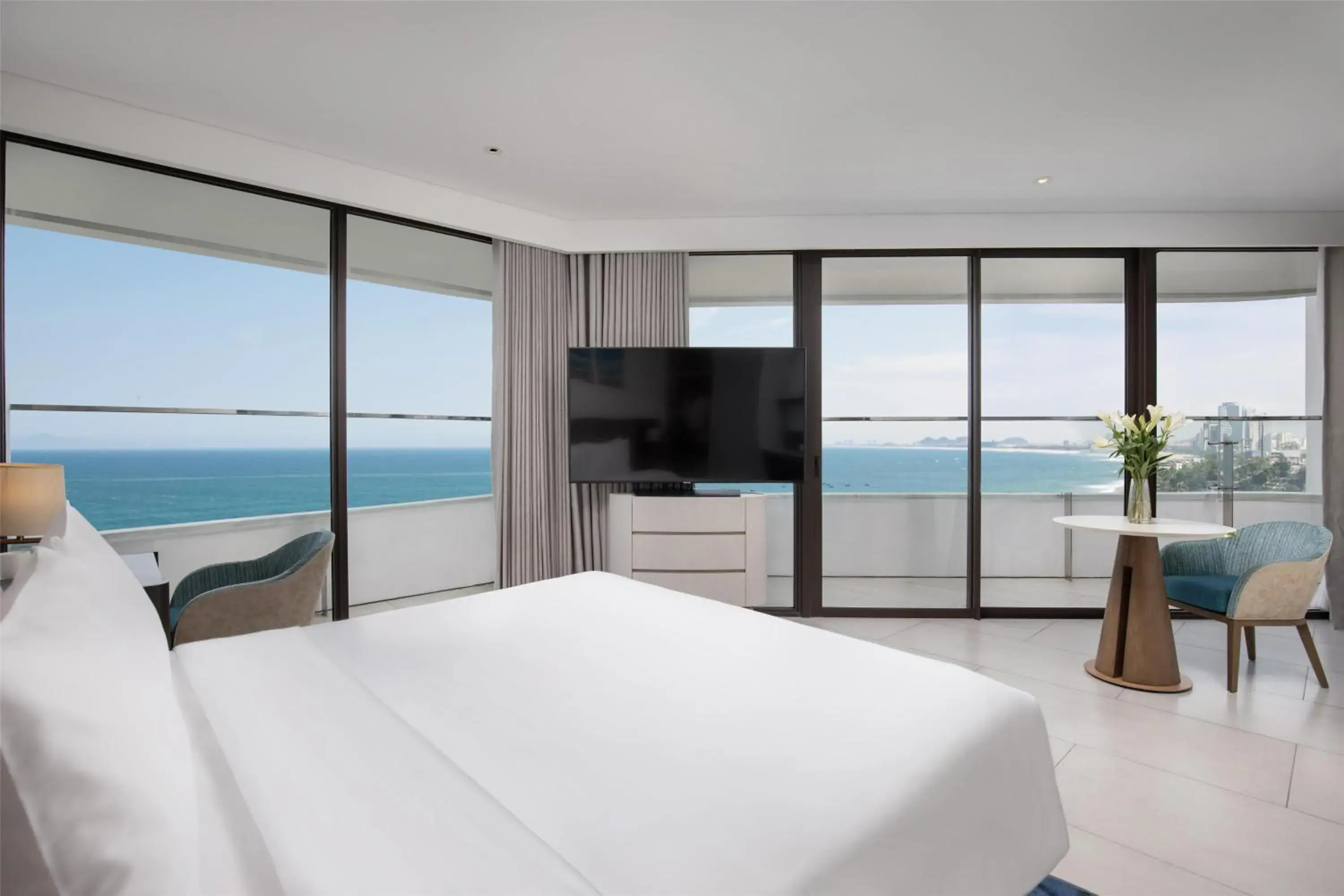 Bedroom, Bed in Radisson Hotel Danang Bedroom, Bed in Radisson Hotel Danang