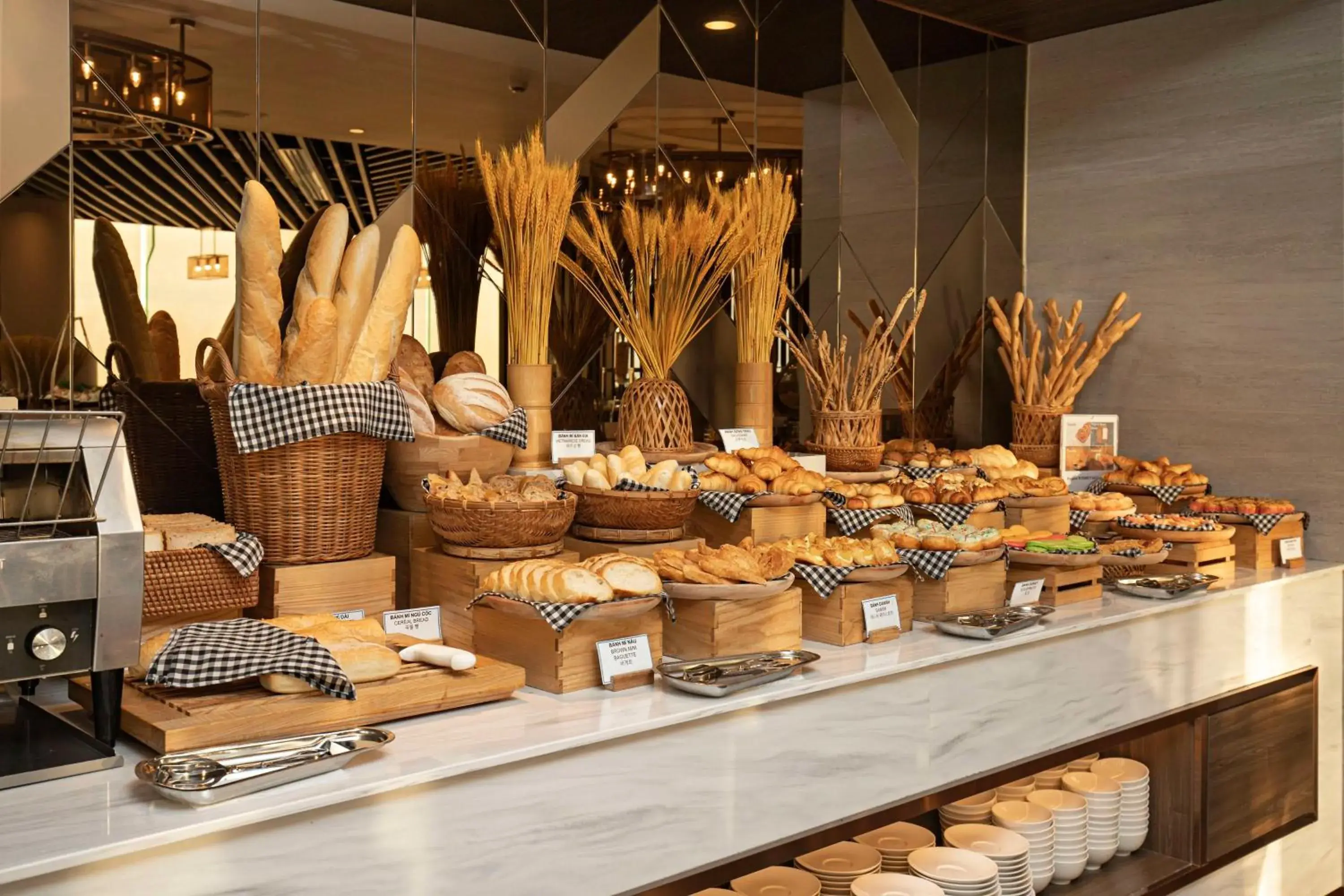 Restaurant/places to eat in Radisson Hotel Danang Restaurant/places to eat in Radisson Hotel Danang