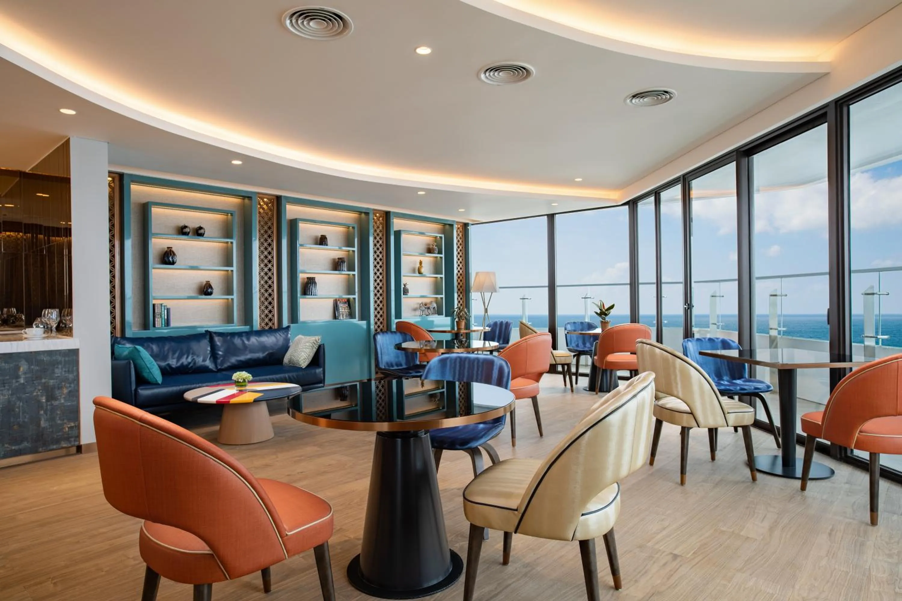 Restaurant/places to eat in Radisson Hotel Danang