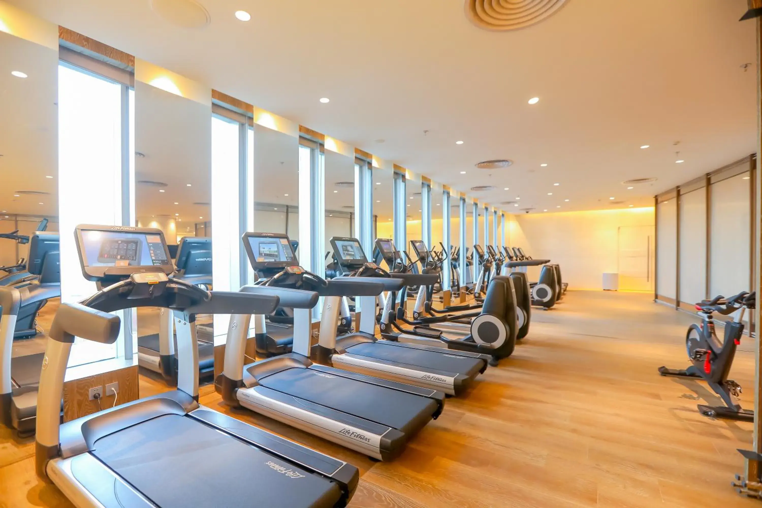 Fitness centre/facilities in New World Shenyang Hotel Fitness centre/facilities in New World Shenyang Hotel