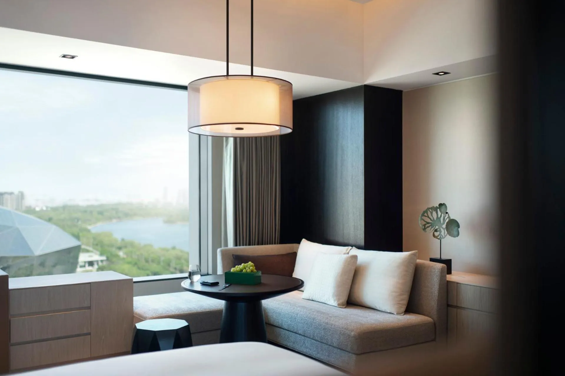 Photo of the whole room in New World Shenyang Hotel