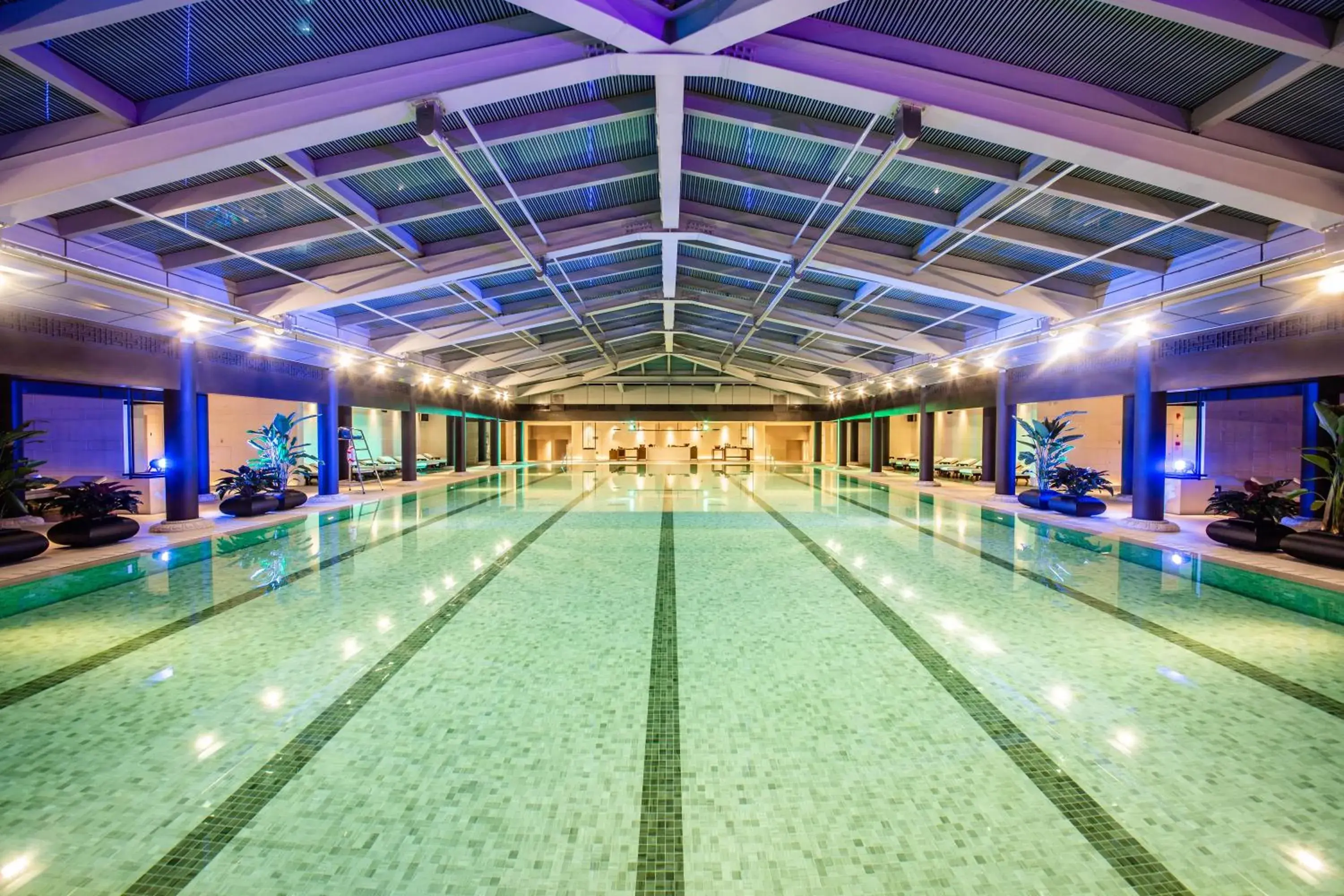 Swimming pool in New World Shenyang Hotel Swimming pool in New World Shenyang Hotel