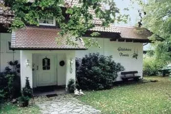 Facade/entrance in Landhotel Villa Foresta