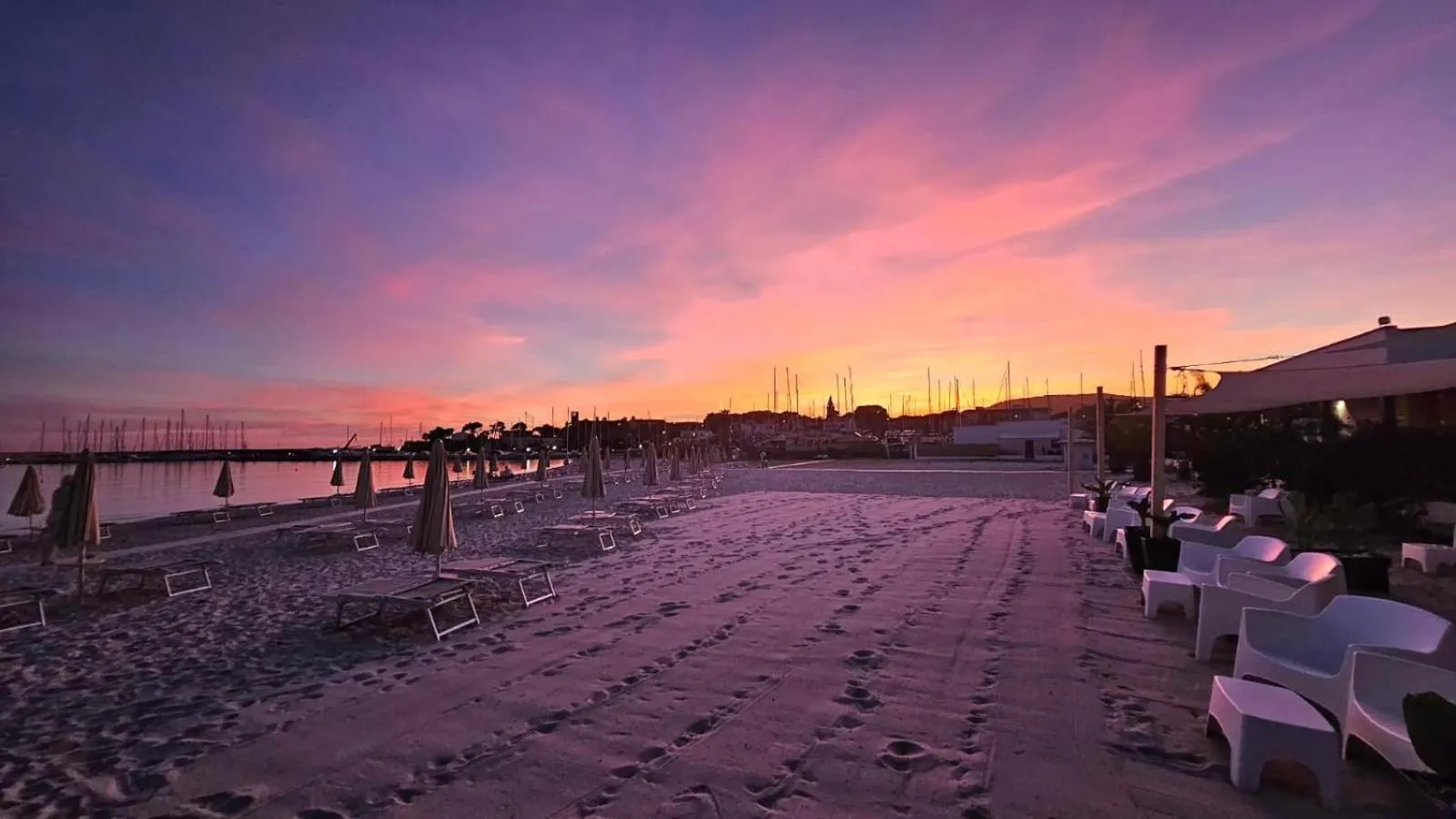 Beach in Vel Marì - Rooms on the Beach