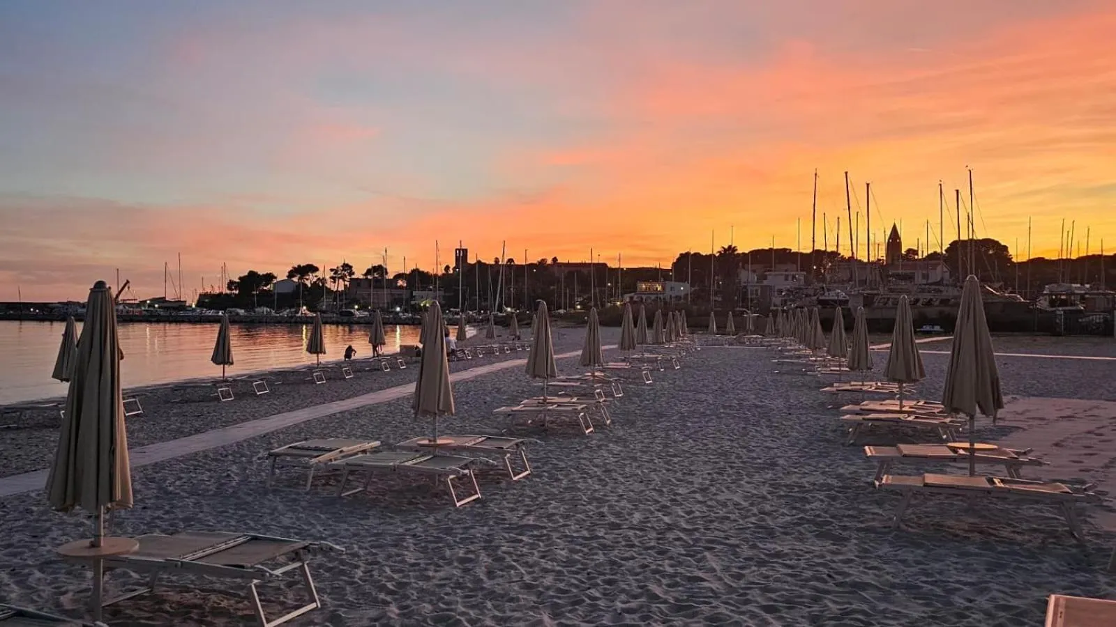Beach in Vel Marì - Rooms on the Beach
