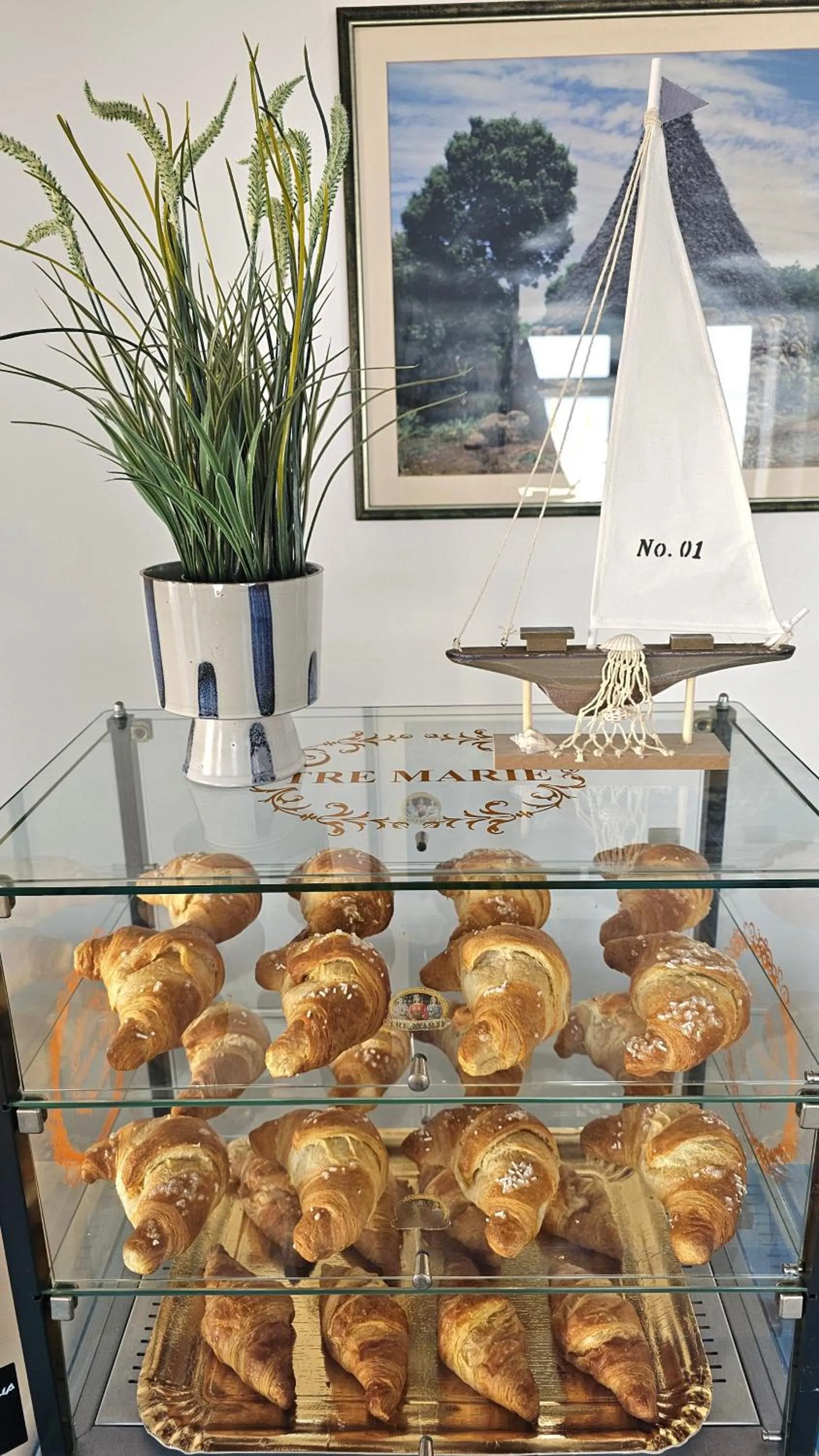 Buffet breakfast in Vel Marì - Rooms on the Beach