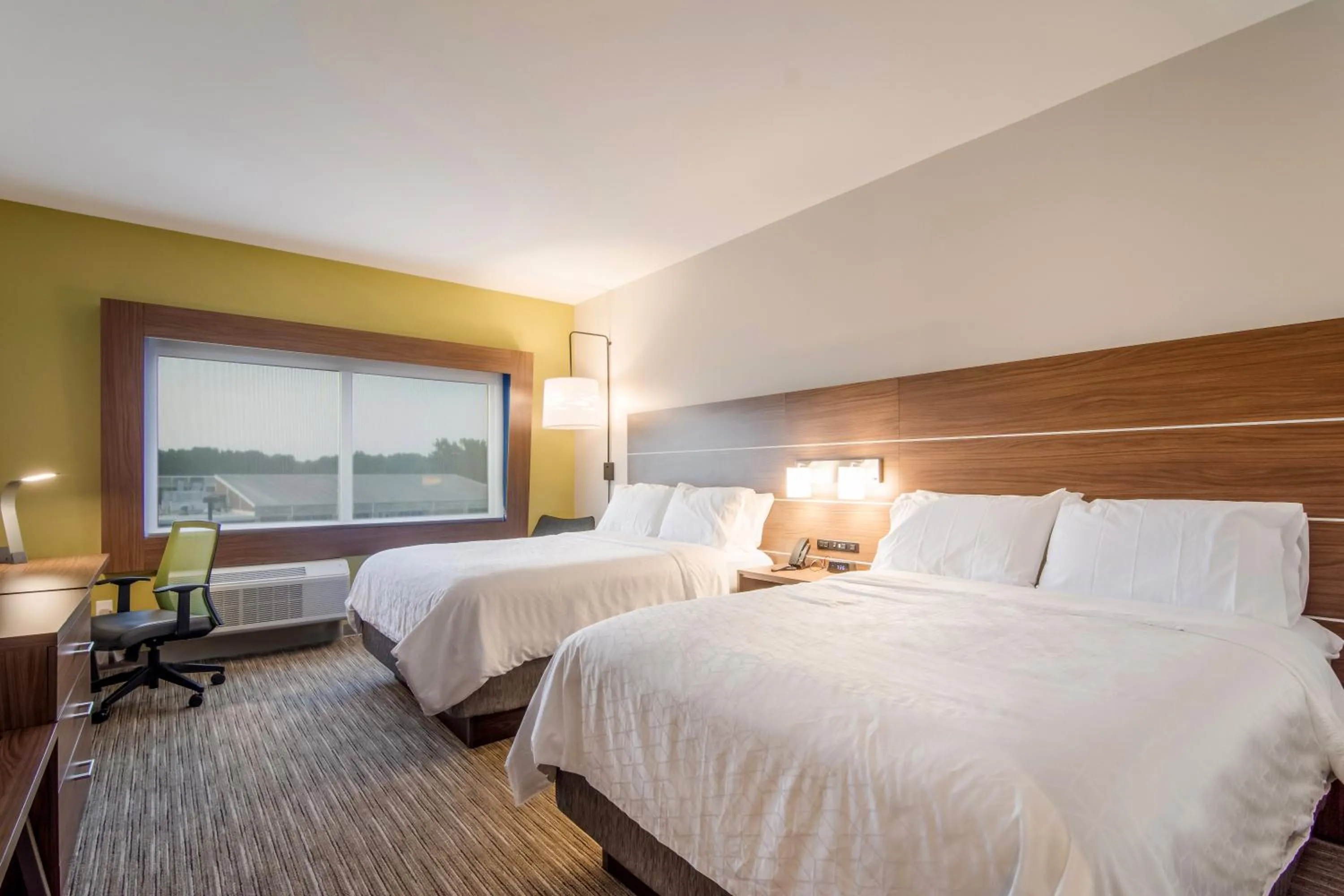 Photo of the whole room, Bed in Holiday Inn Express & Suites - Asheboro by IHG