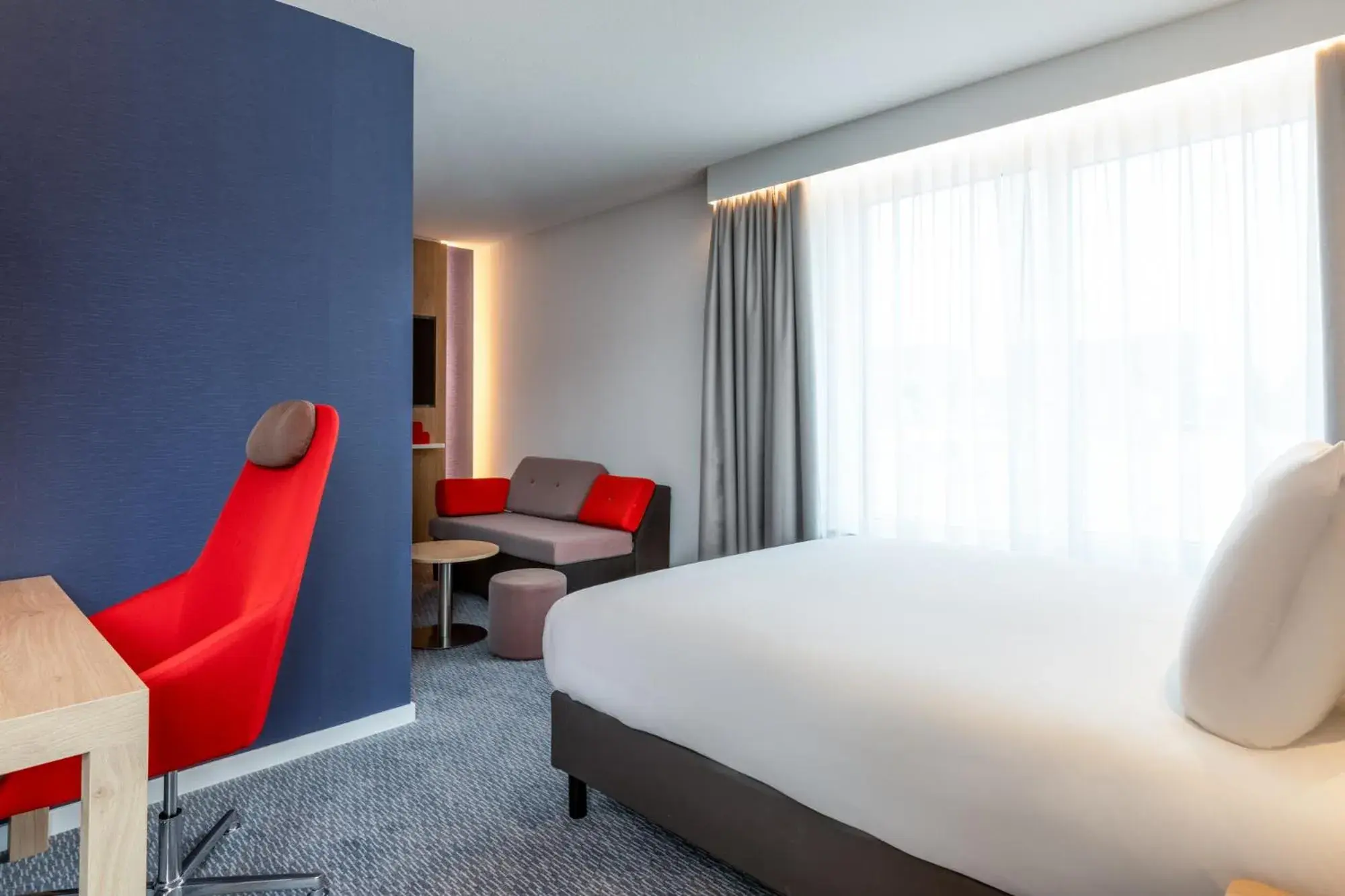 Photo of the whole room, Bed in Holiday Inn Express - Almere by IHG Photo of the whole room, Bed in Holiday Inn Express - Almere by IHG