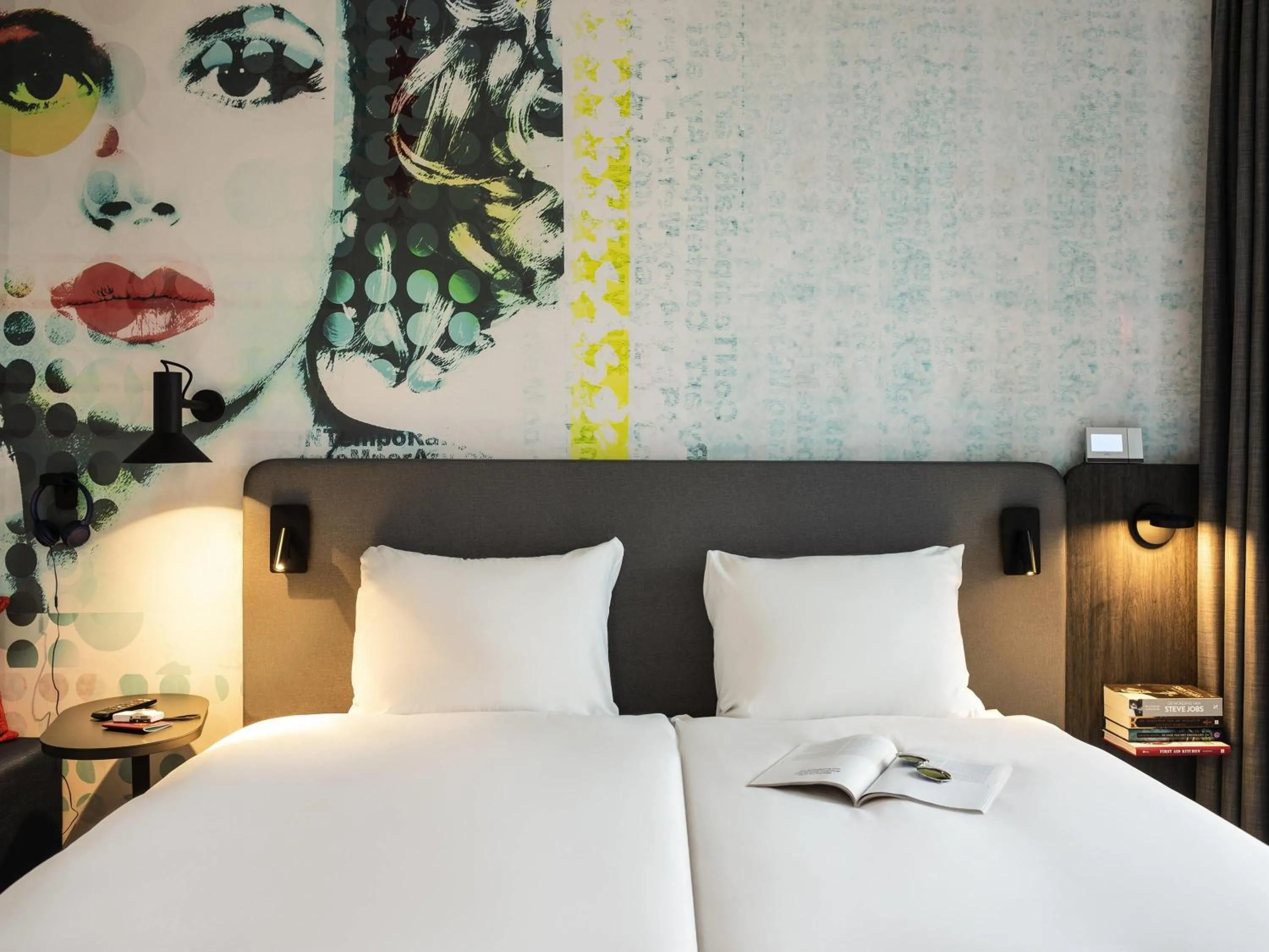 Bedroom, Bed in ibis Styles Delft City Centre