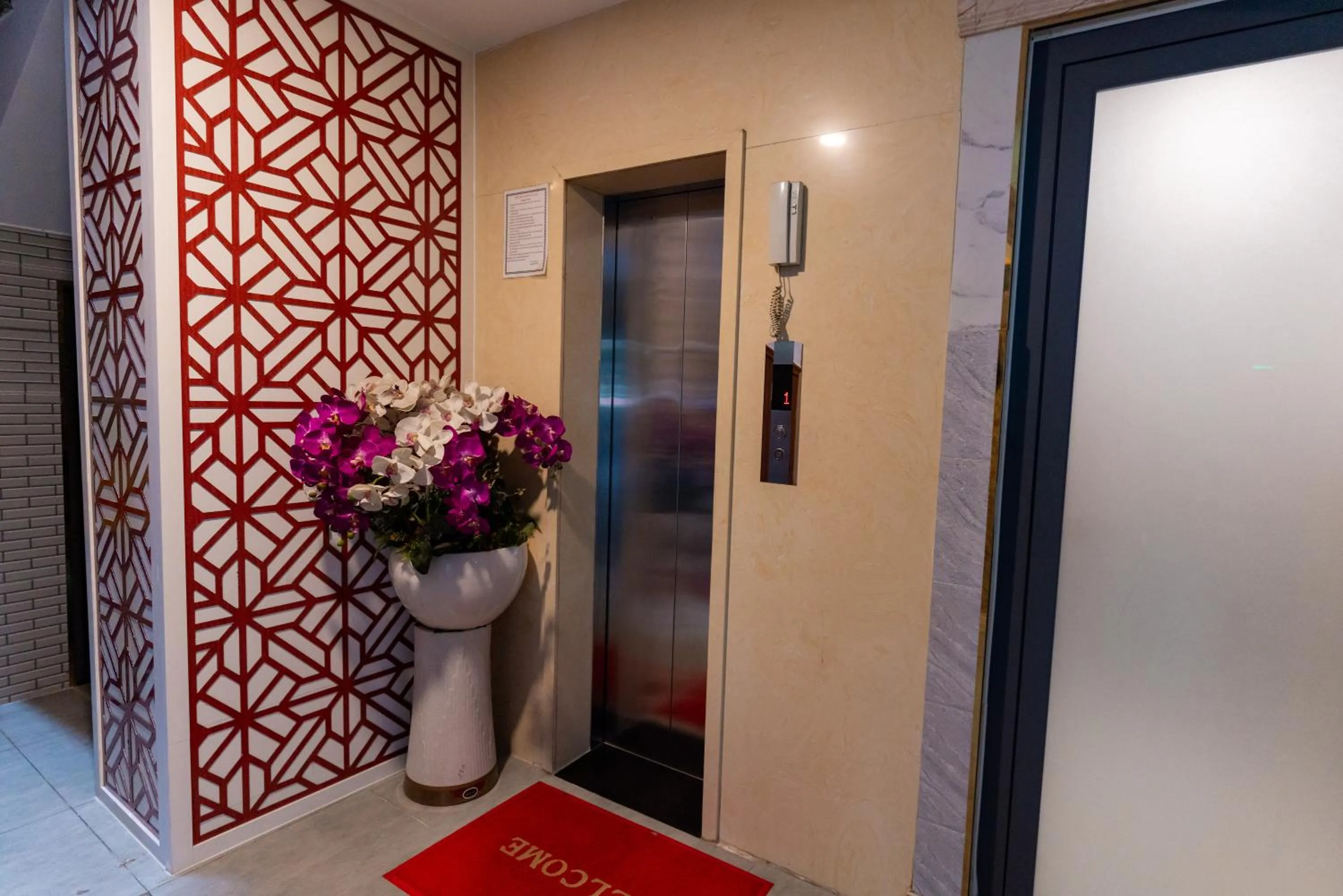 elevator in Prince Hotel