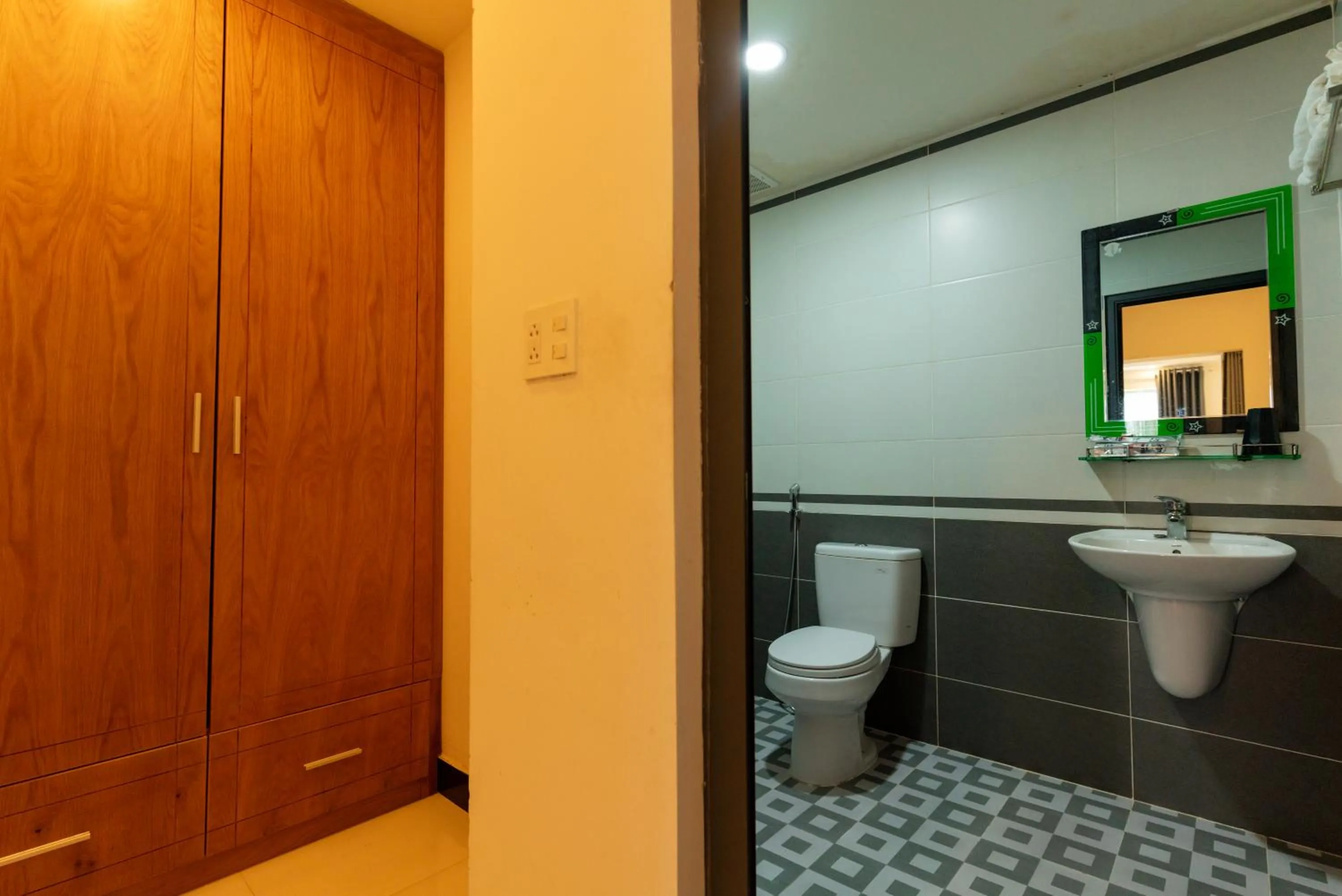 Toilet in Prince Hotel