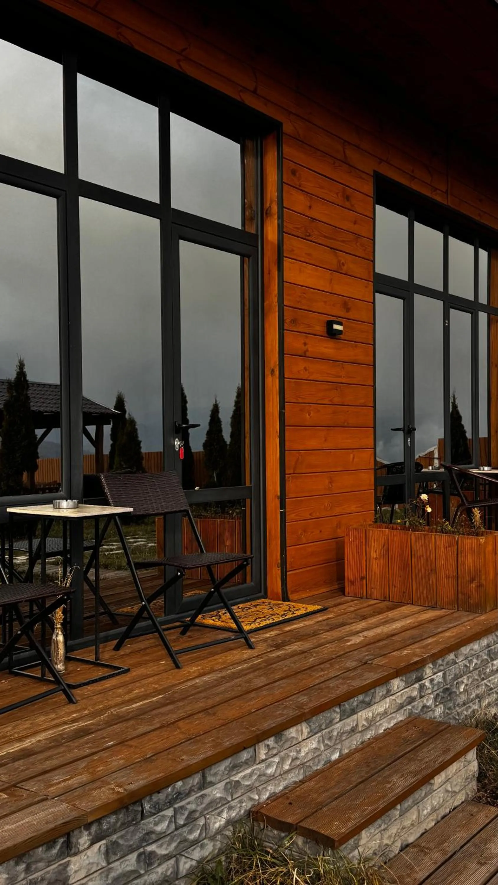 COTTAGE CHALET and TOURS