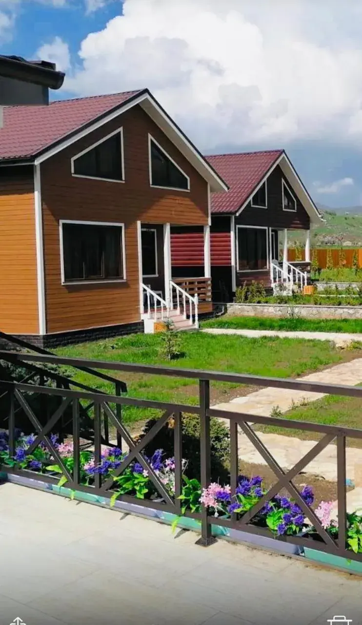 Two-Bedroom Villa in COTTAGE CHALET and TOURS Two-Bedroom Villa in COTTAGE CHALET and TOURS