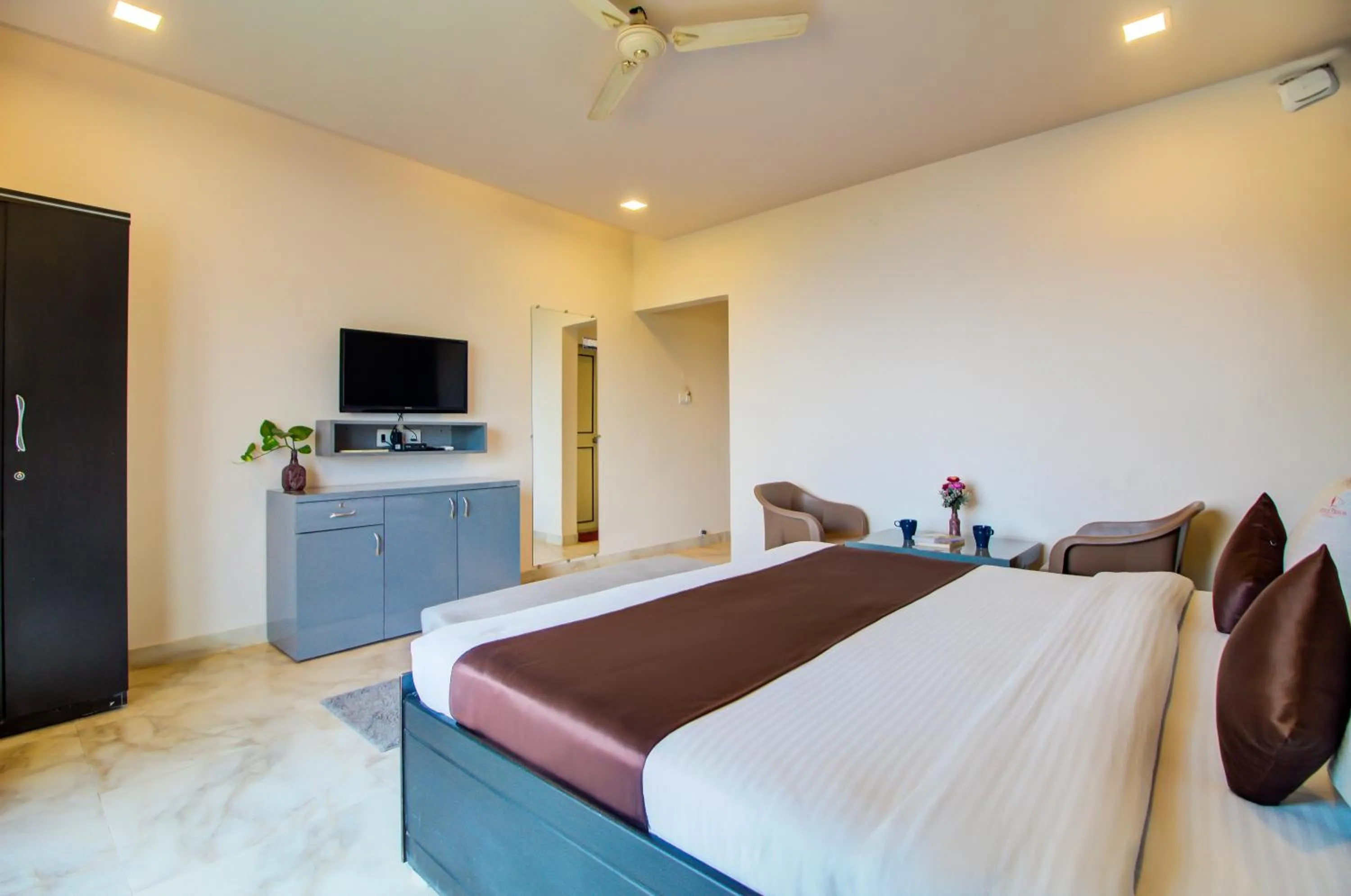 Bed in Harmony Palace